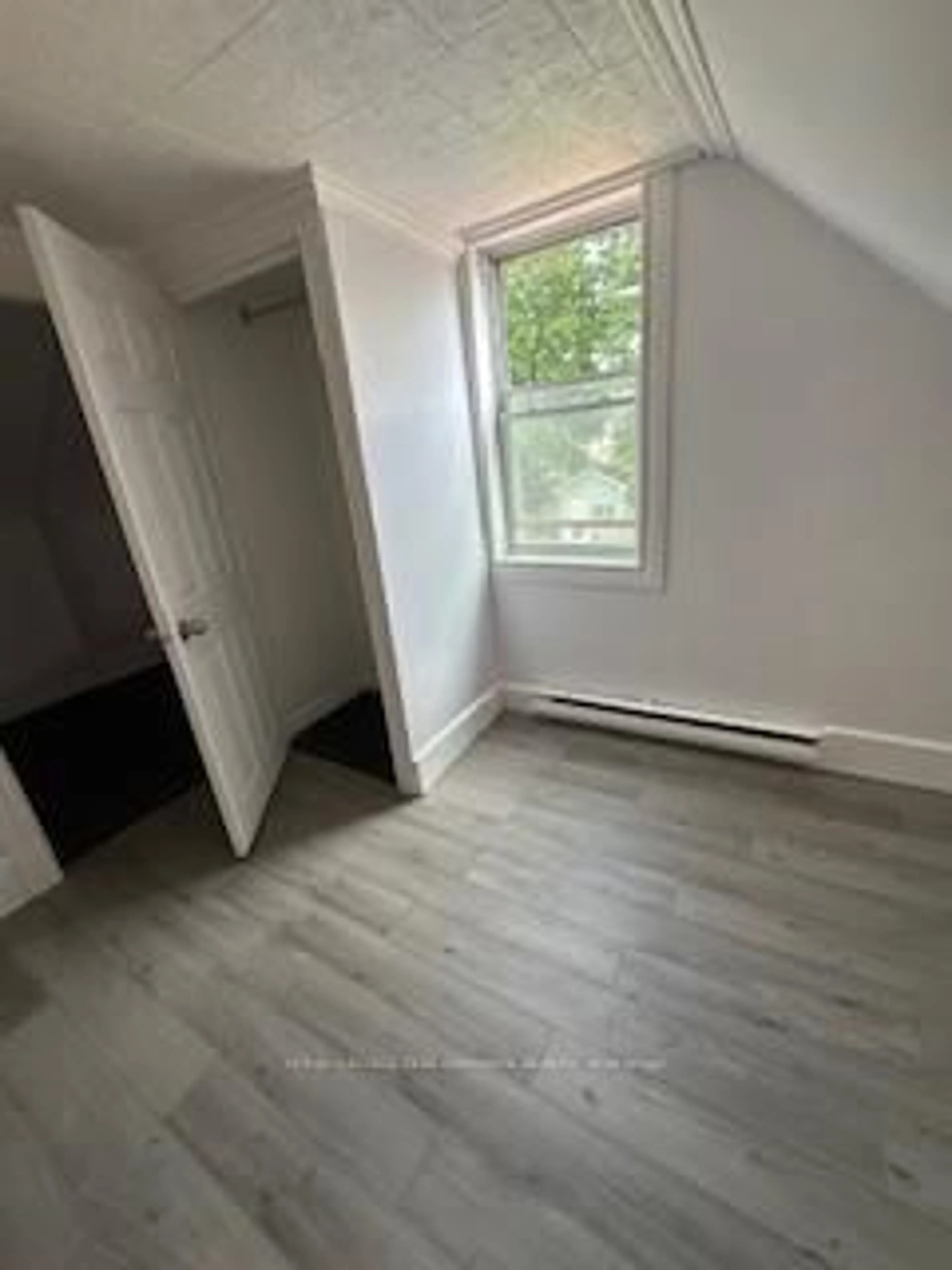 A pic of a room for 14 Mcdonald Ave, Cornwall Ontario K6J 2Y9