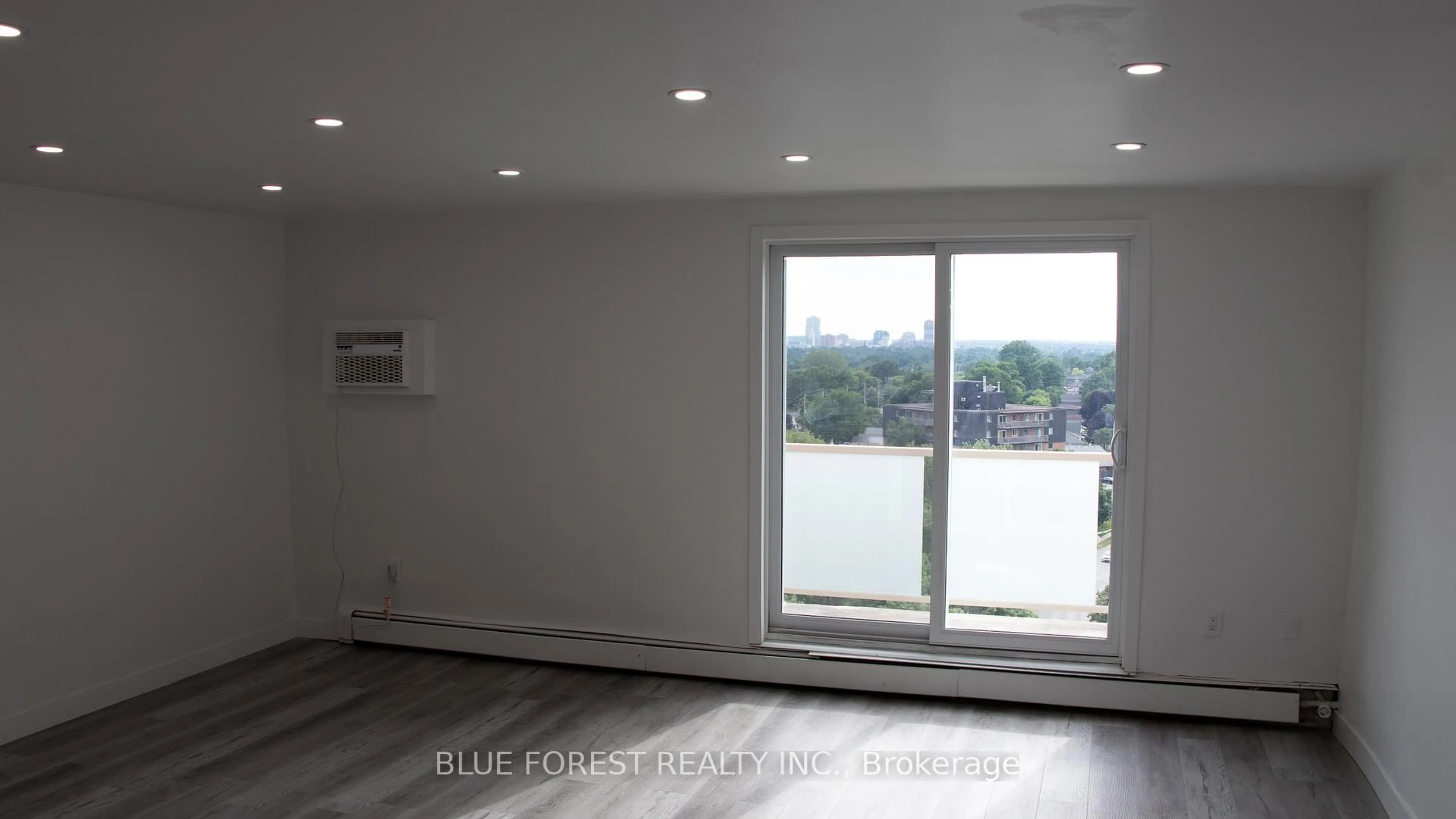 A pic of a room for 583 Mornington Ave #1102, London East Ontario N5Y 3E9