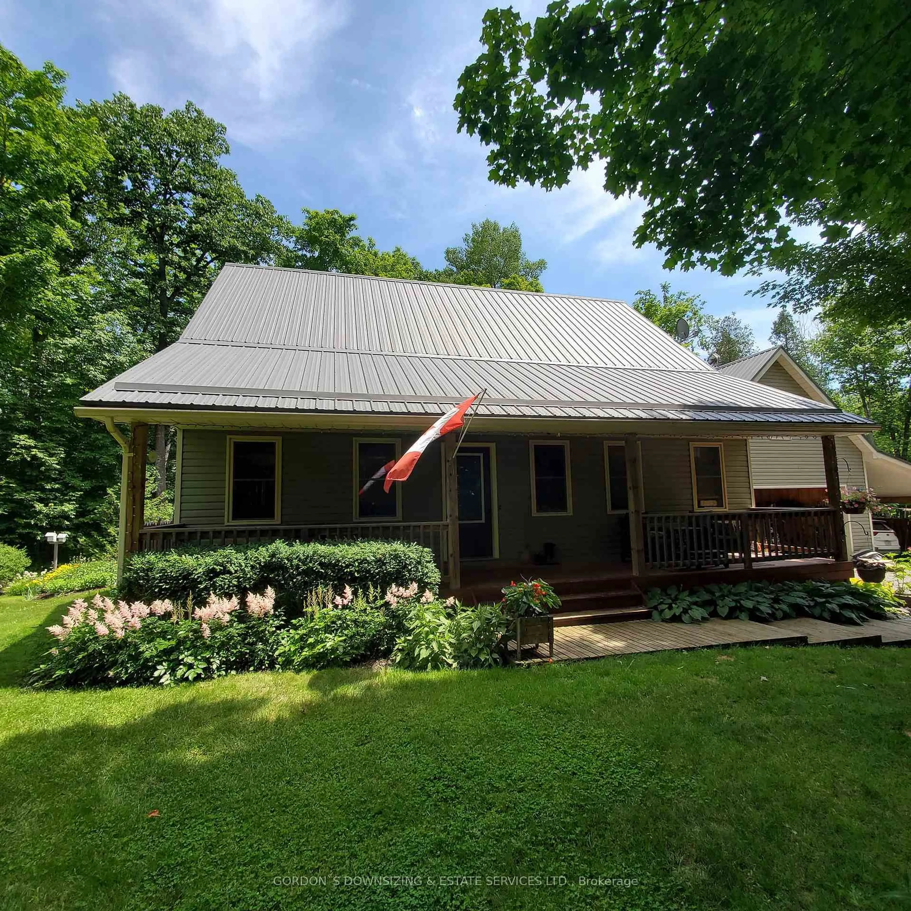 Home with vinyl exterior material, building for 136 Old Hungerford Rd, Belleville Ontario K0K 2Y0