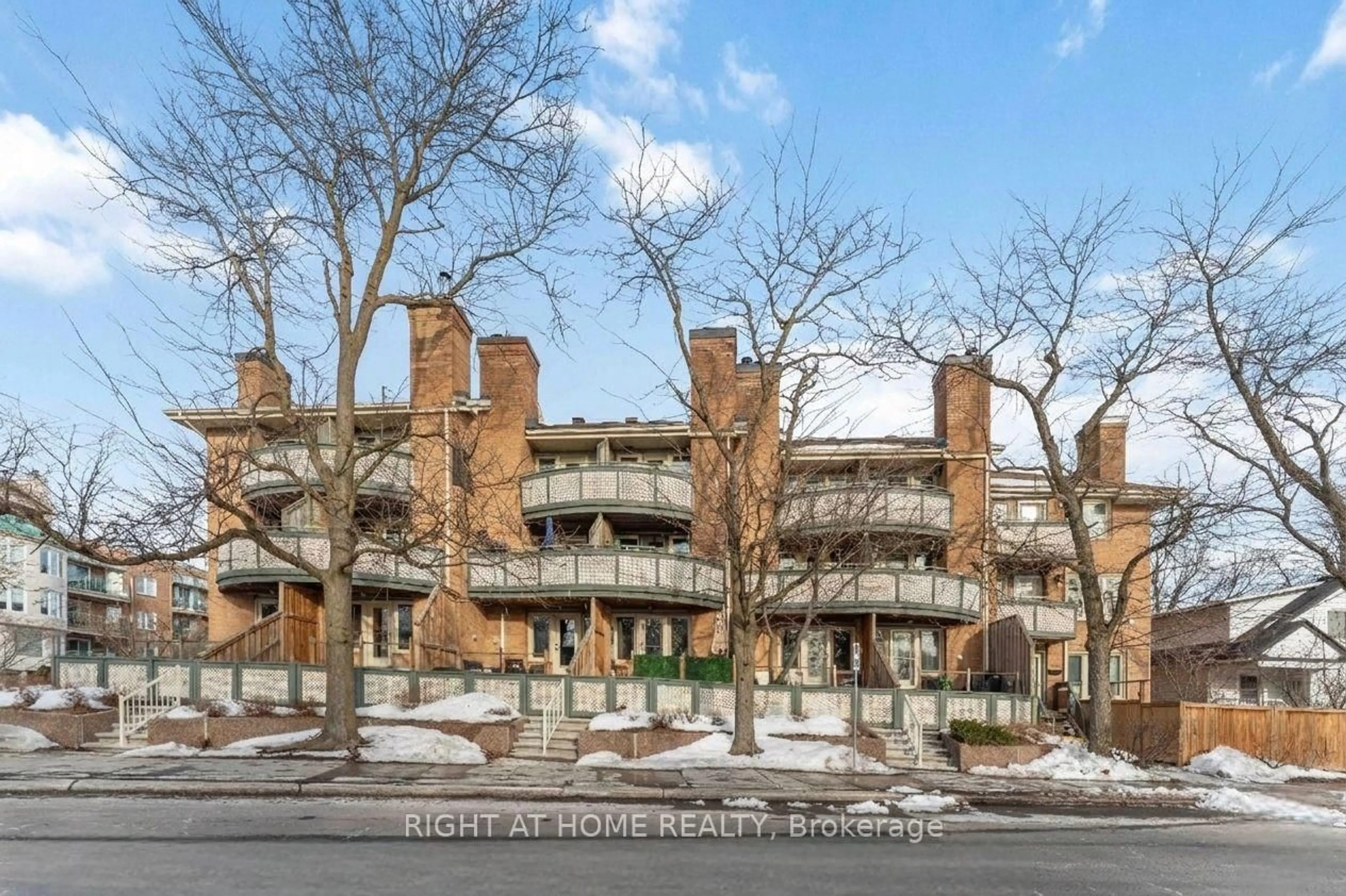 Unknown for 2 Columbus Ave #6, Ottawa Ontario K1K 1R3