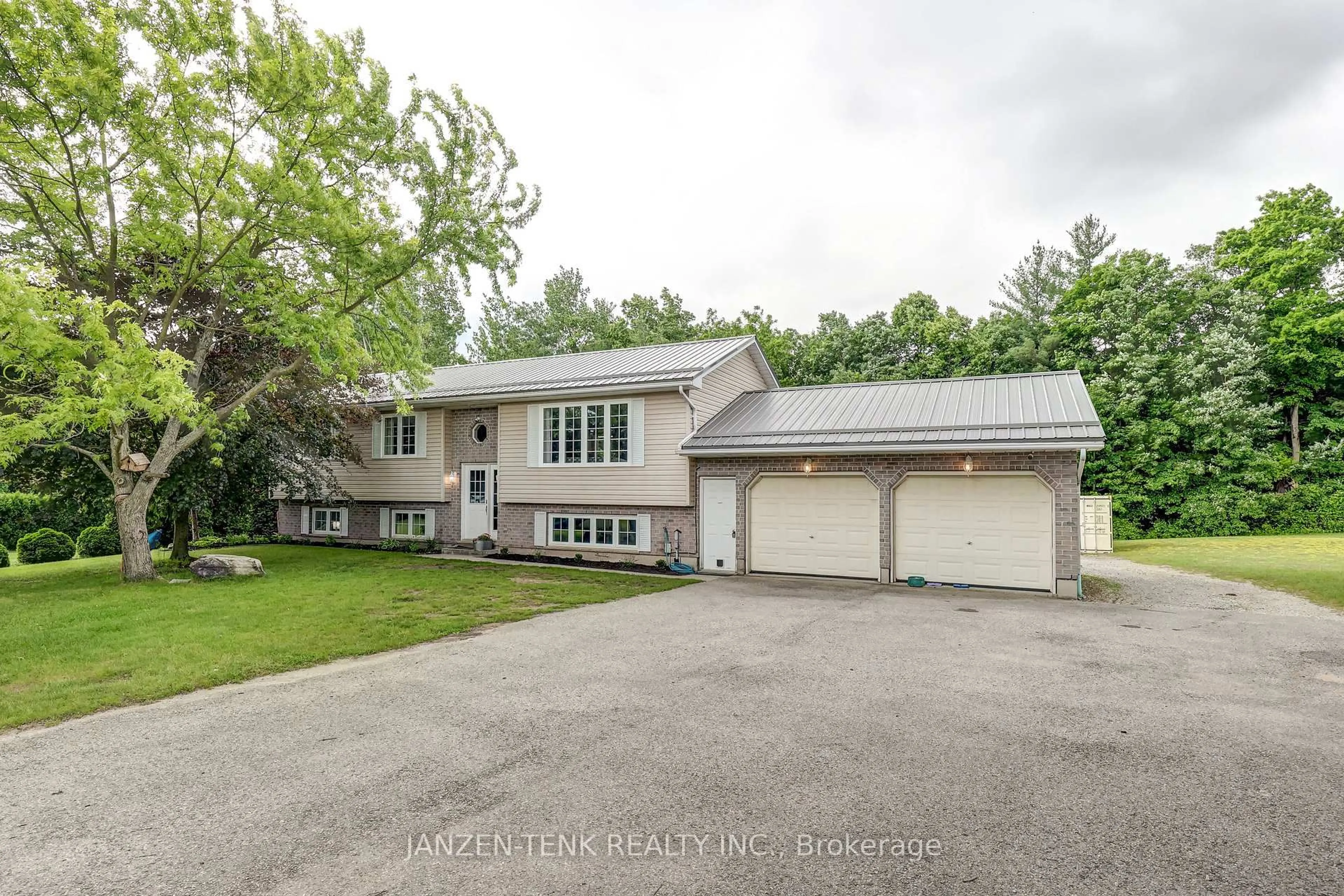 A pic from outside/outdoor area/front of a property/back of a property/a pic from drone, street for 56741 Eden Line, Bayham Ontario N0J 1H0