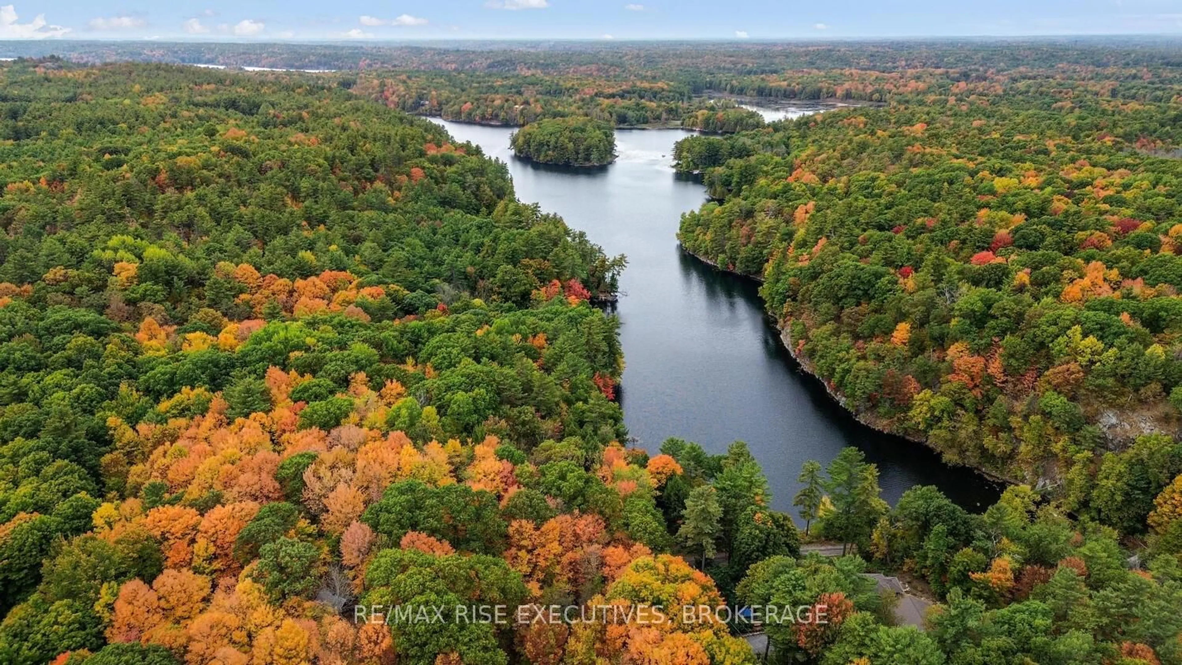 A pic from outside/outdoor area/front of a property/back of a property/a pic from drone, water/lake/river/ocean view for 25 Park St, Leeds and the Thousand Islands Ontario K0E 1N0
