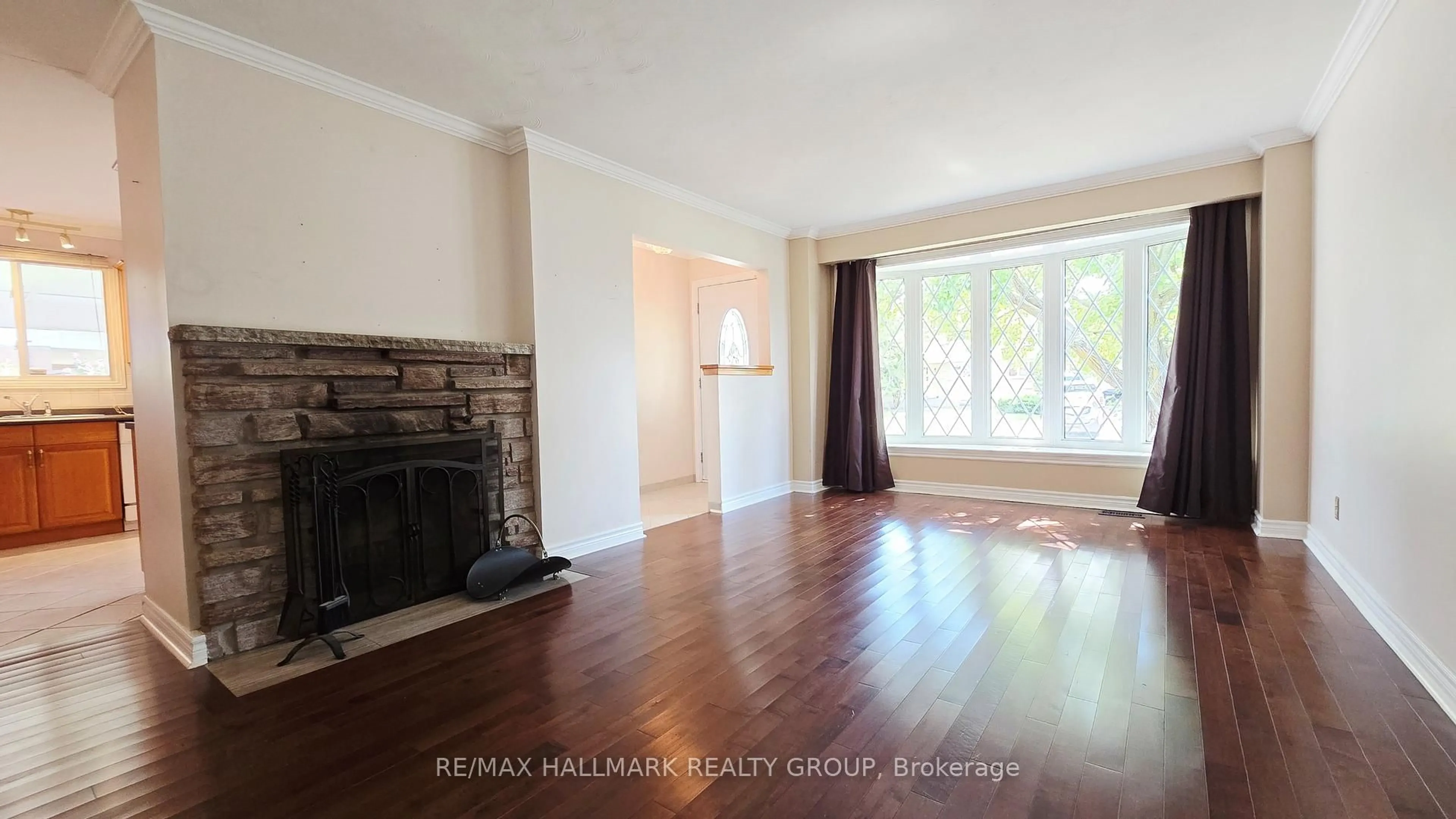 Unknown for 38 Hadley Circ, Nepean Ontario K2H 6N9