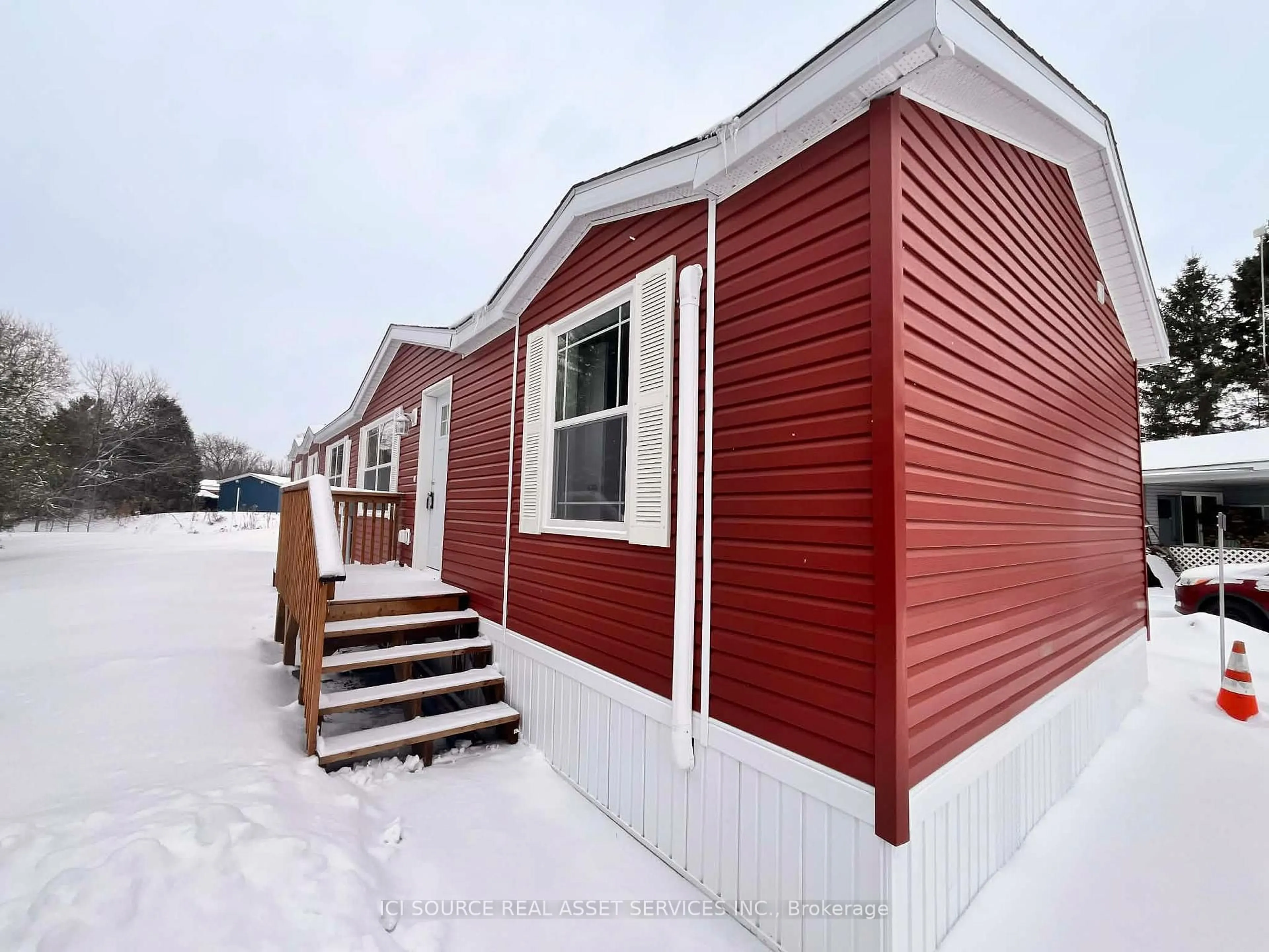 Home with vinyl exterior material, street for 1316 Sunflower Private, Ottawa Ontario K0A 1V0