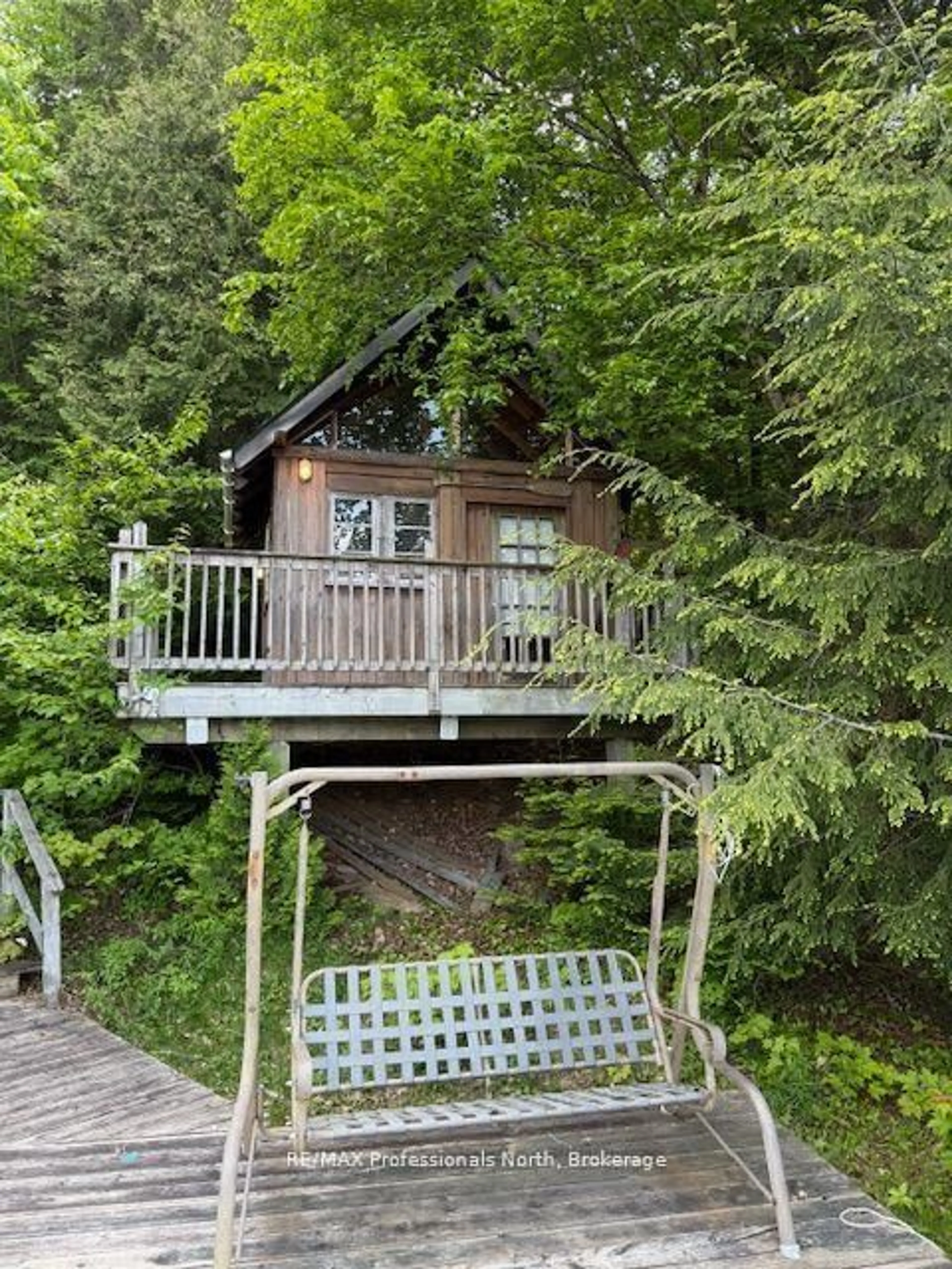 Shed for 69 Maple Dr, Perry Ontario P0A 1J0