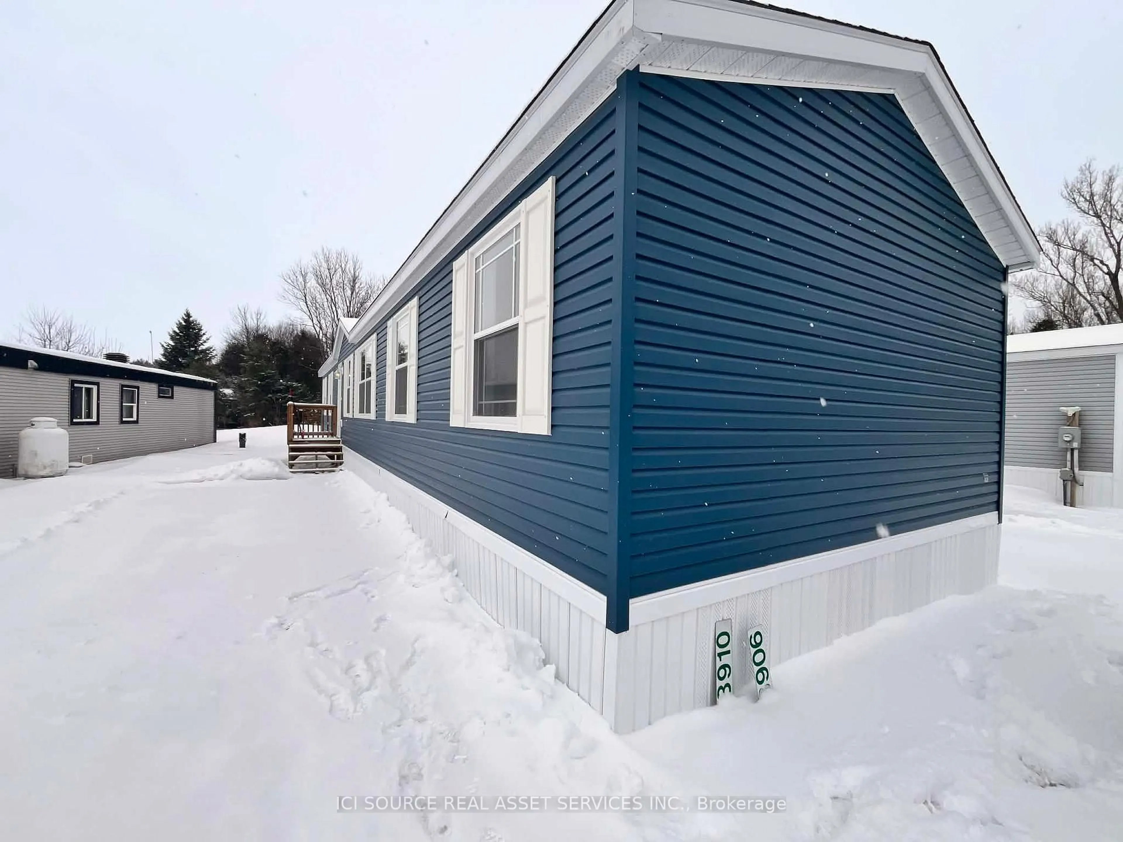 Home with vinyl exterior material, unknown for 8910 Lynwood Park Private, Ottawa Ontario K0A 1V0