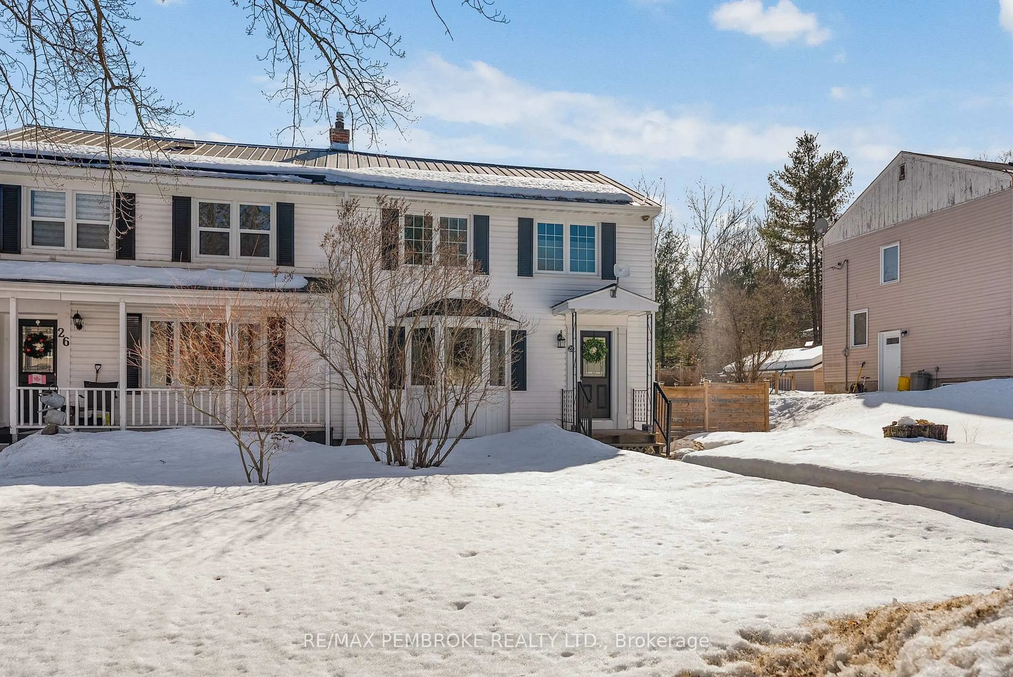 Unknown for 28 Le Caron St, Deep River Ontario K0J 1P0