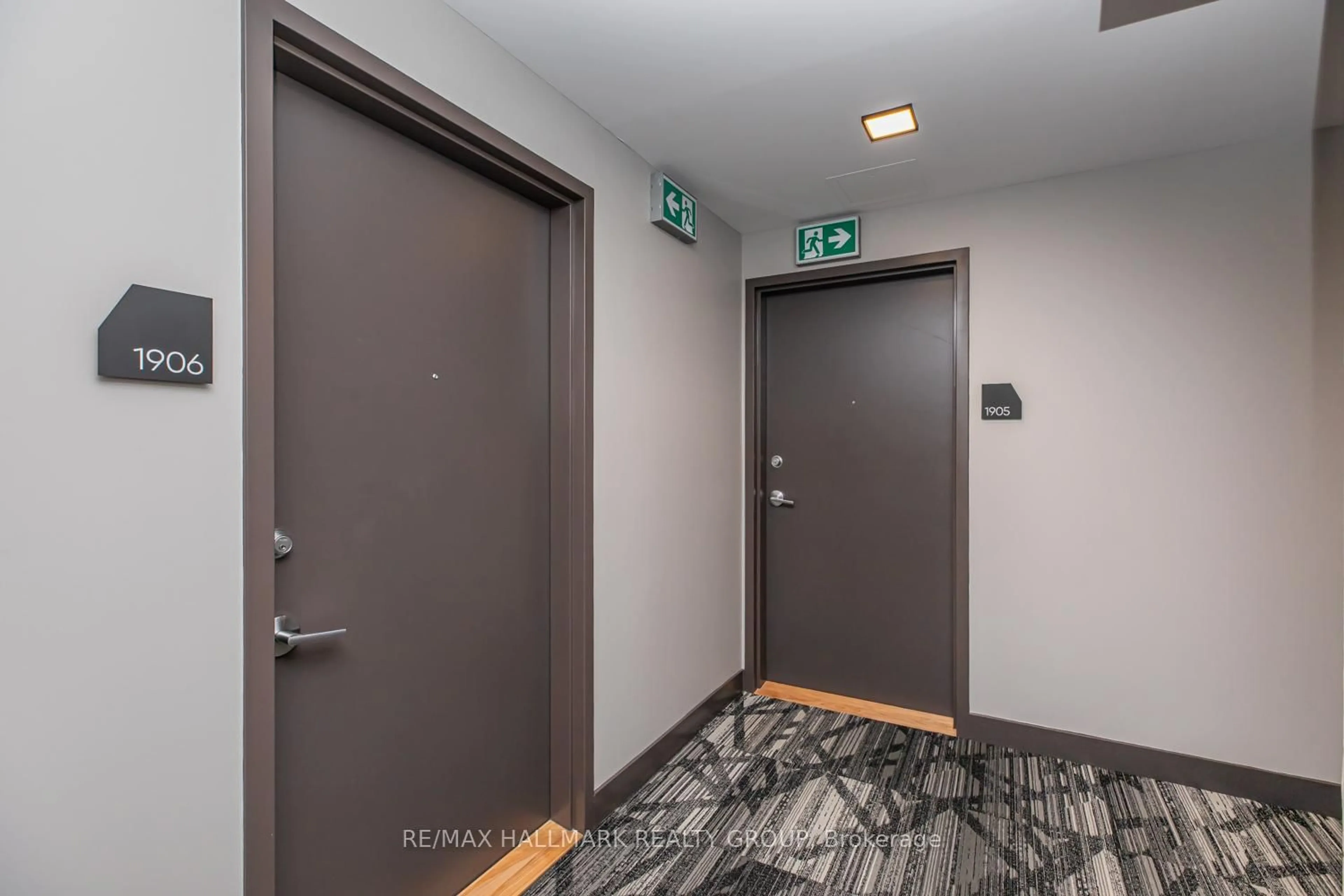 Indoor foyer for 20 DALY Ave #1905, Ottawa Ontario K1N 0C6