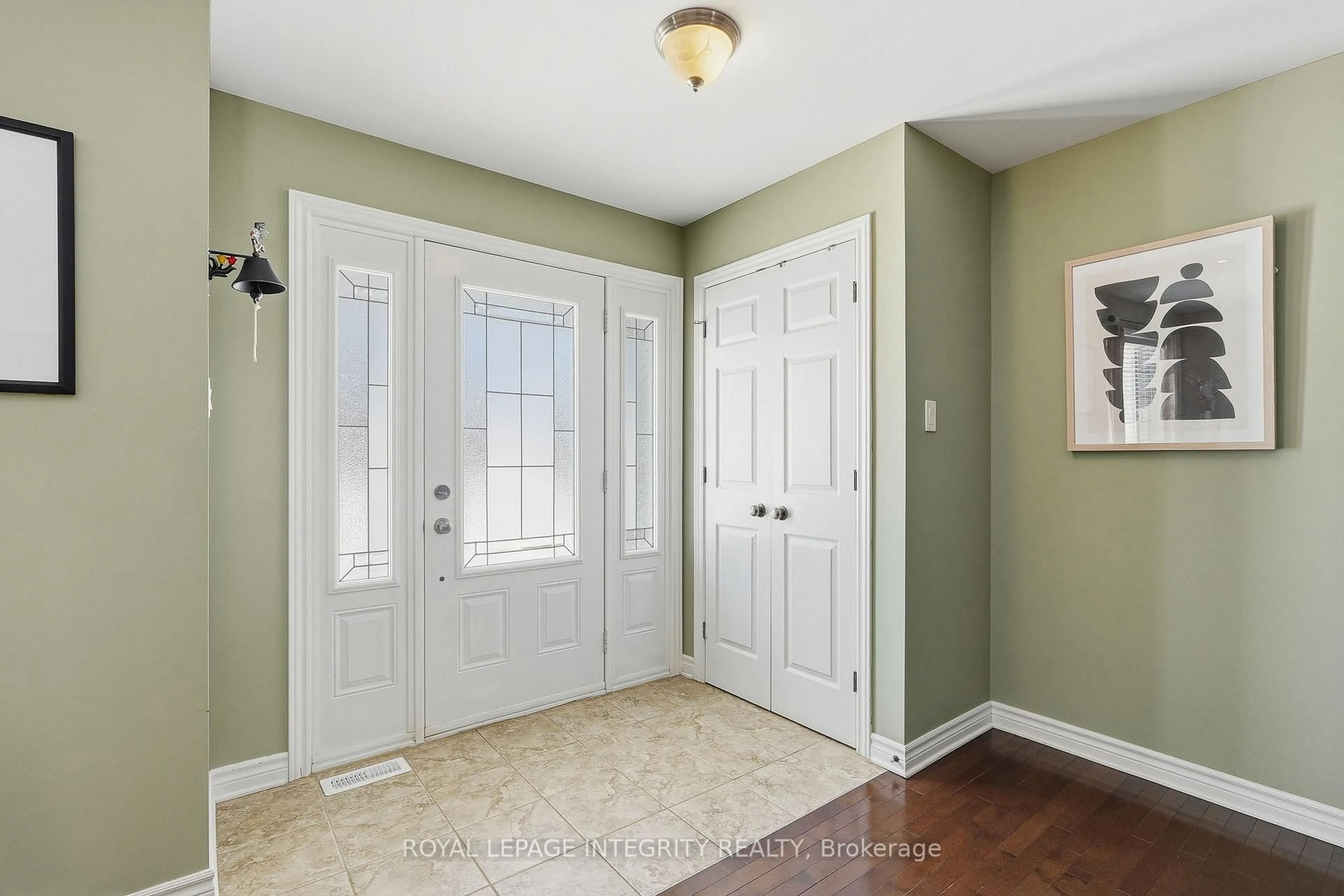 Indoor entryway for 53 Beaver Lane, The Nation Ontario K0A 2M0