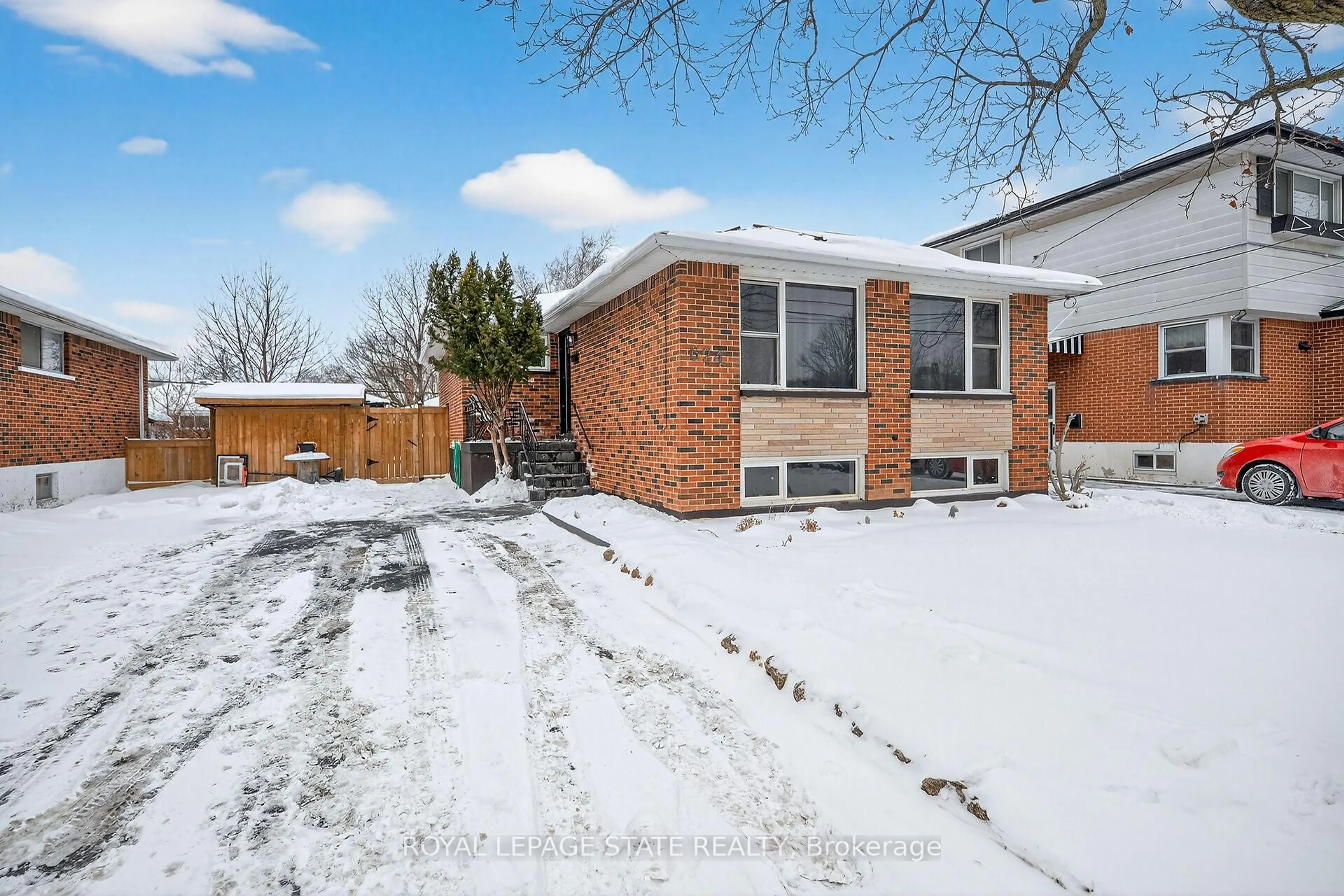 Home with brick exterior material, street for 624 Upper Ottawa St, Hamilton Ontario L8T 3T5