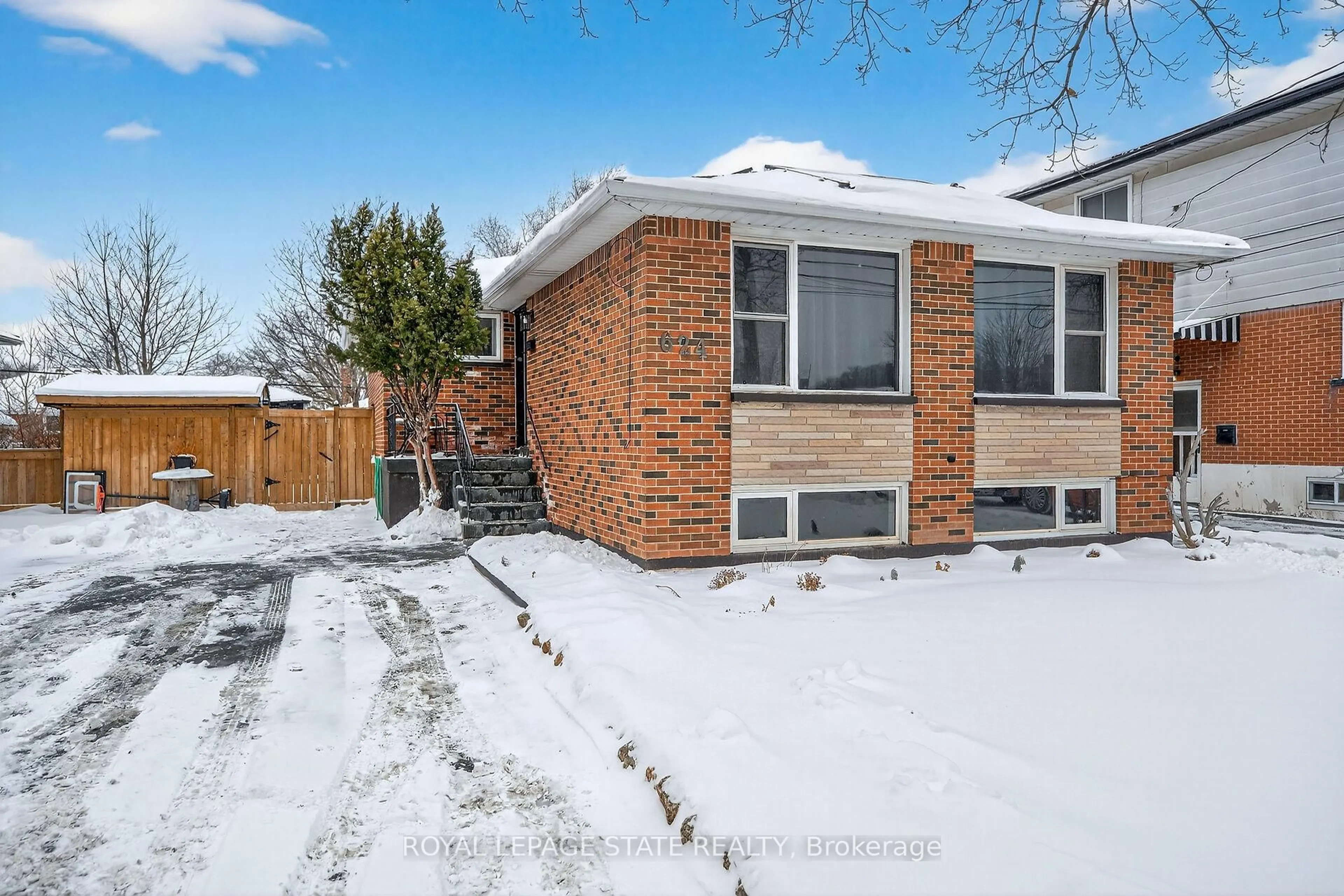 Home with brick exterior material, street for 624 Upper Ottawa St, Hamilton Ontario L8T 3T5