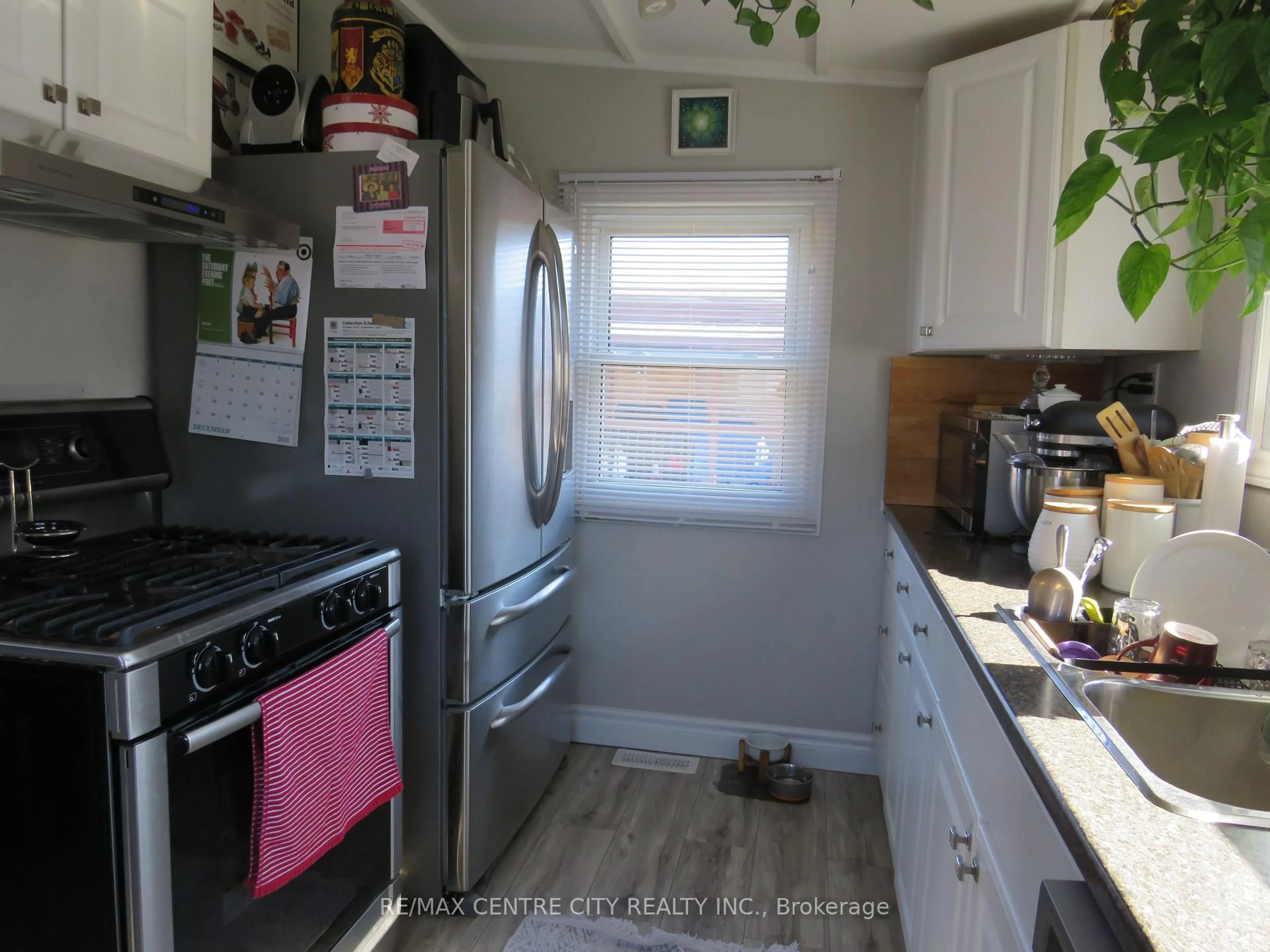 Standard kitchen, unknown for 2189 Dundas St #41, London East Ontario N5V 1H3