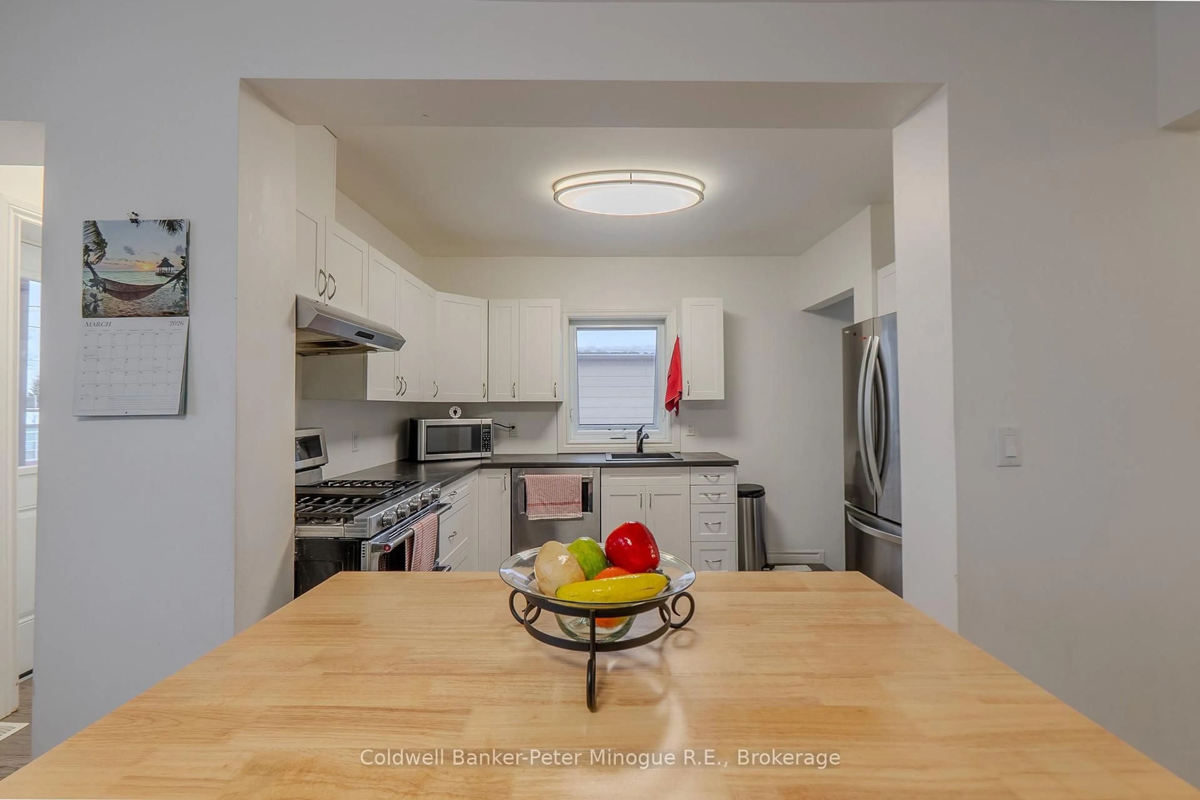 Standard kitchen, unknown for 979 Morin St, North Bay Ontario P1B 5S4