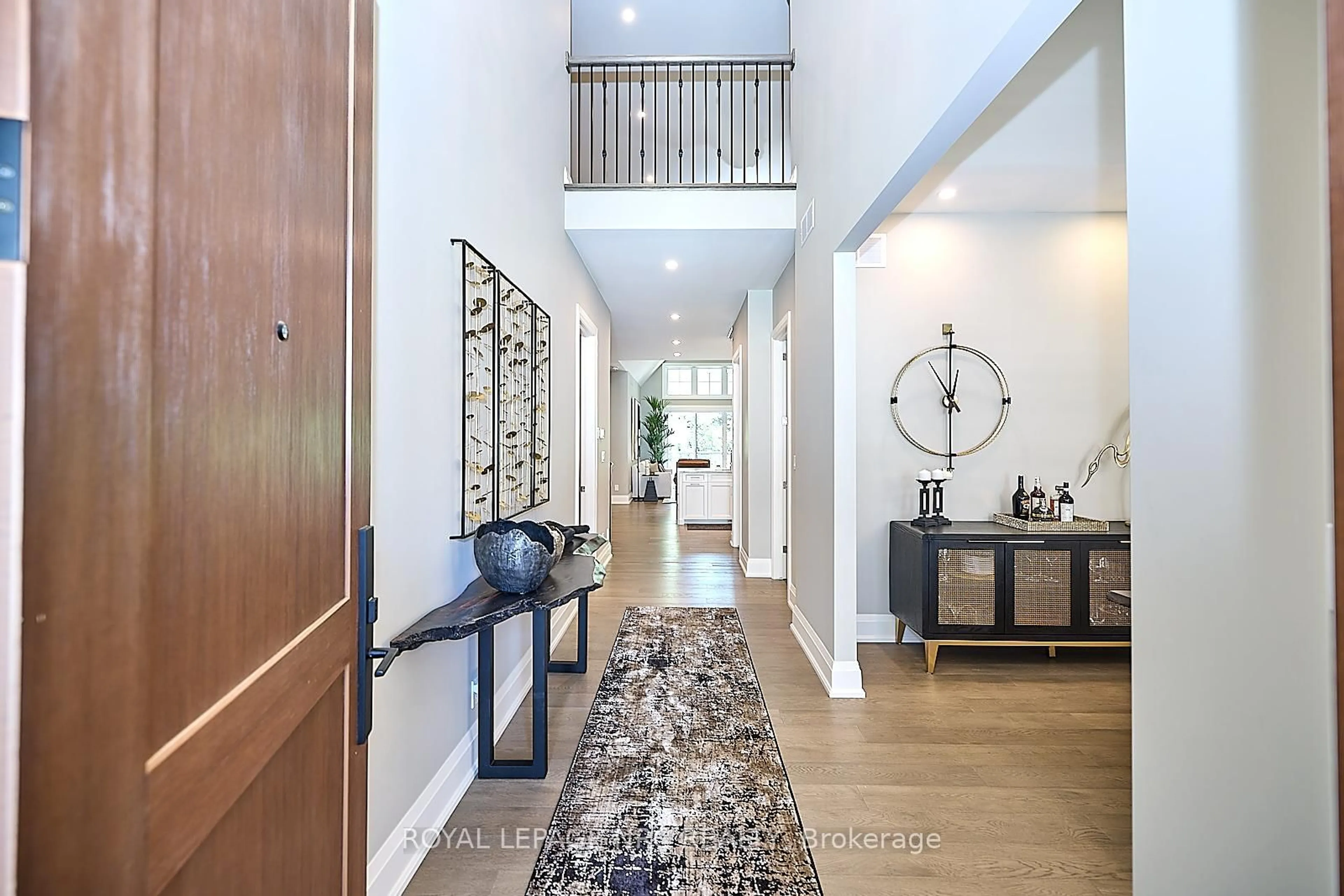 Indoor entryway for 190 CANBORO Rd #18, Pelham Ontario L0S 1E0