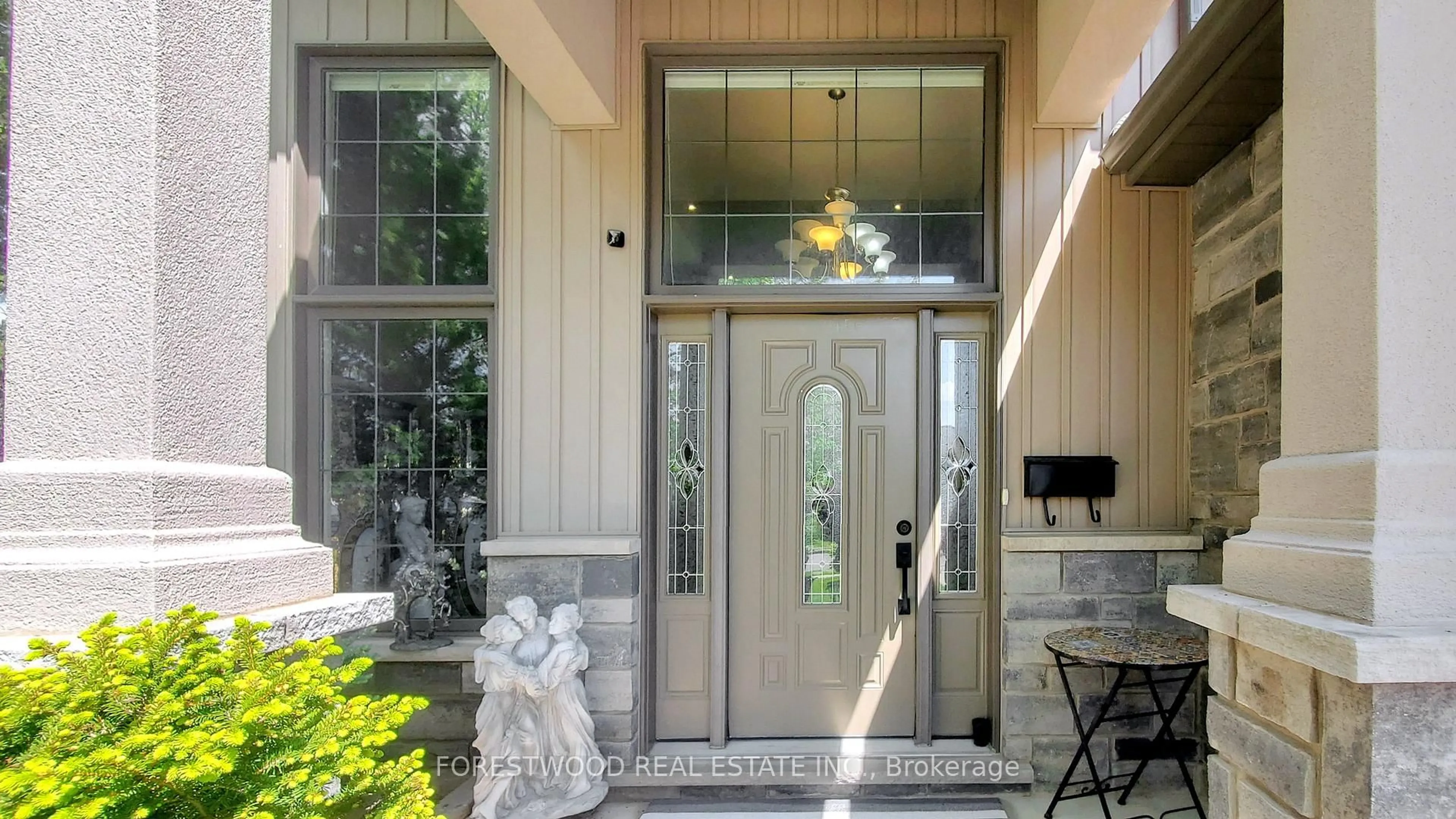 Indoor entryway for 7653 Mulhern St, Niagara Falls Ontario L2H 1B2