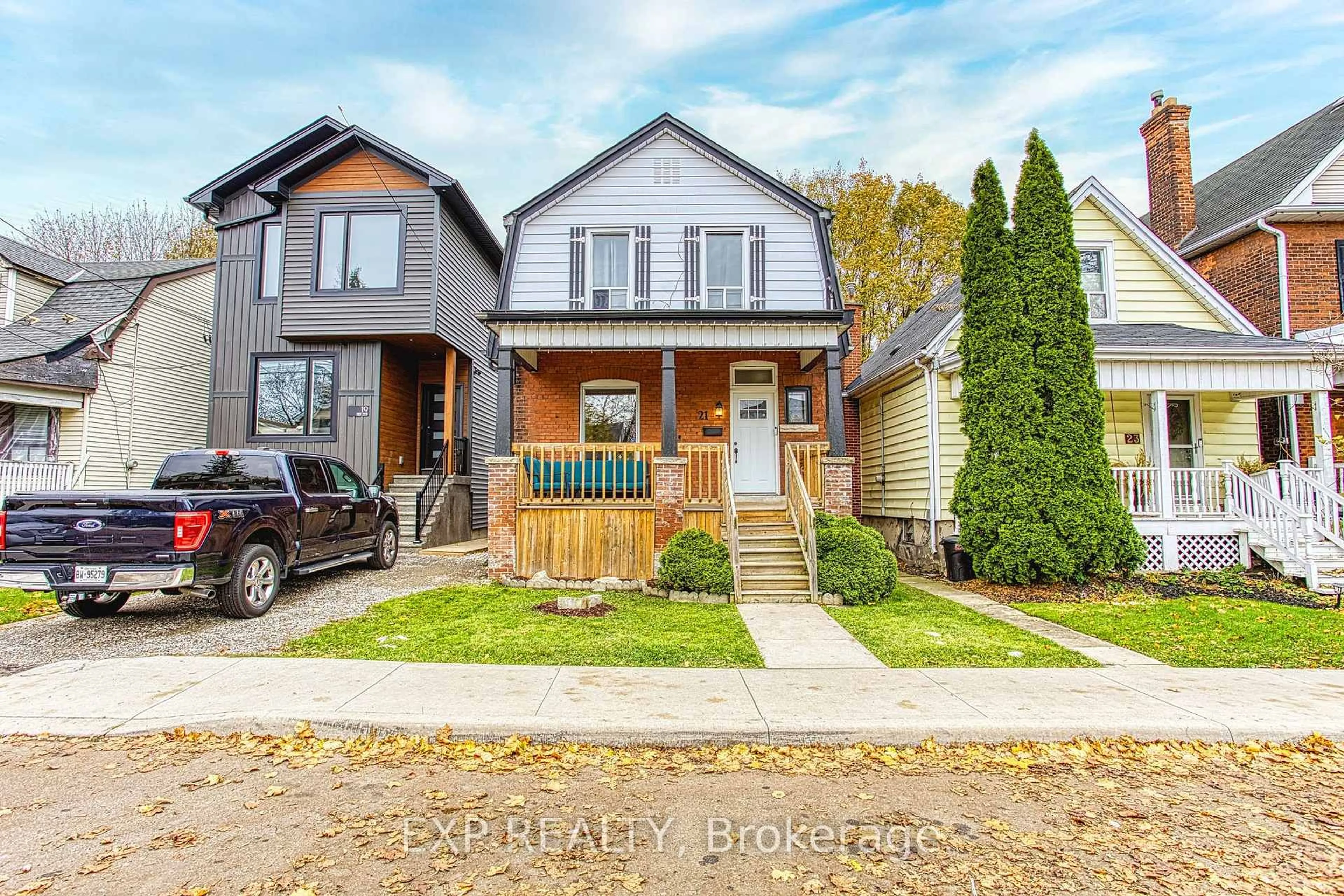 Home with brick exterior material, street for 21 East 21st St, Hamilton Ontario L8V 2T3