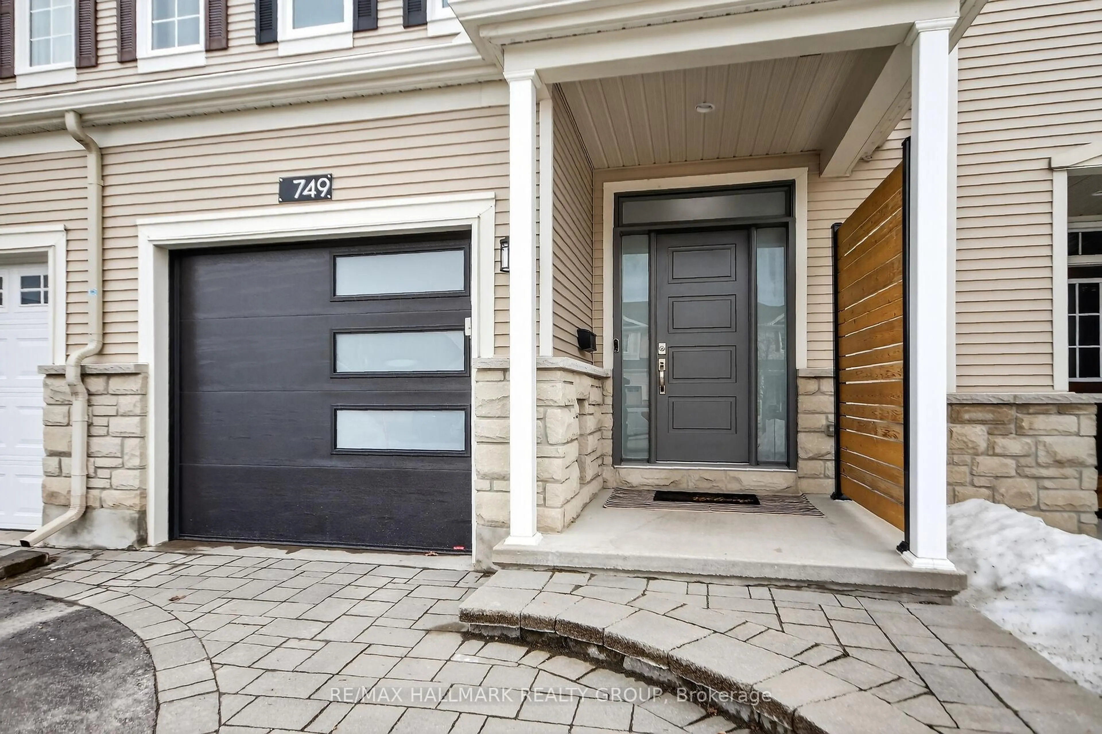 Unknown for 749 Oakglade Ave, Ottawa Ontario K2M 0B5