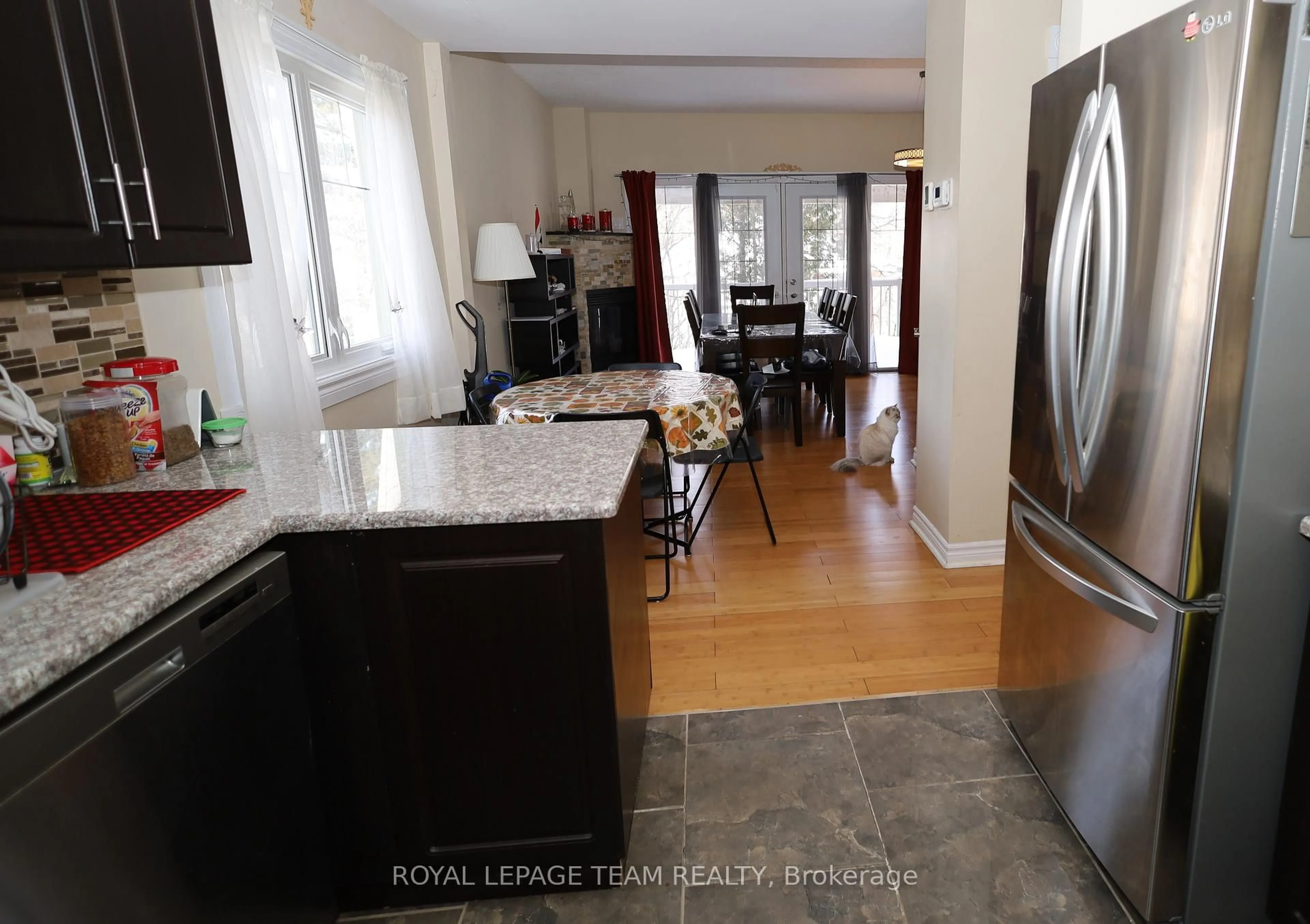 Open concept kitchen, unknown for 2194 Niagara Dr, Ottawa Ontario K1H 6L2