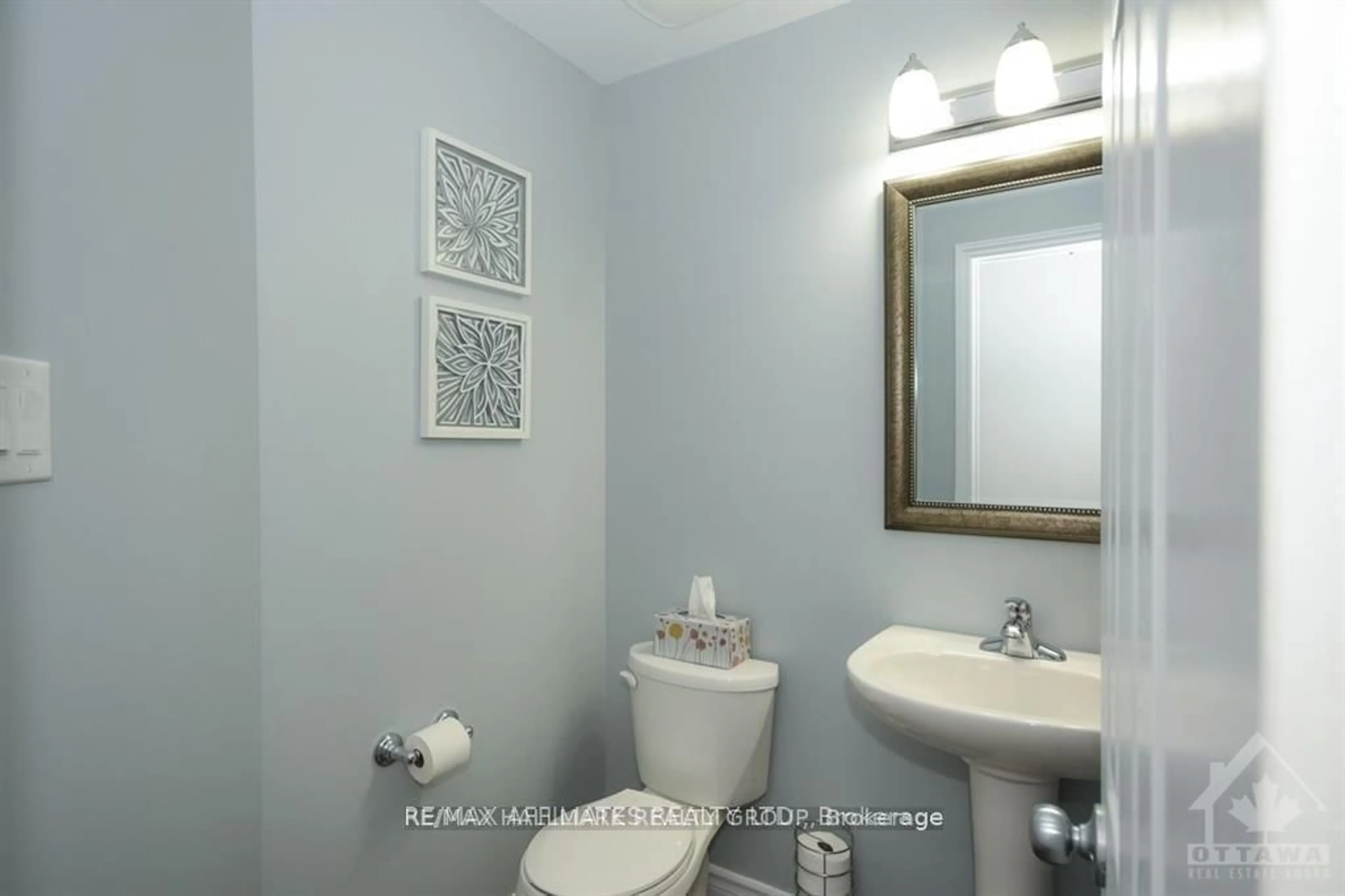 Standard bathroom, ceramic/tile floor for 659 PETRICHOR Cres, Ottawa Ontario K4A 0Y4