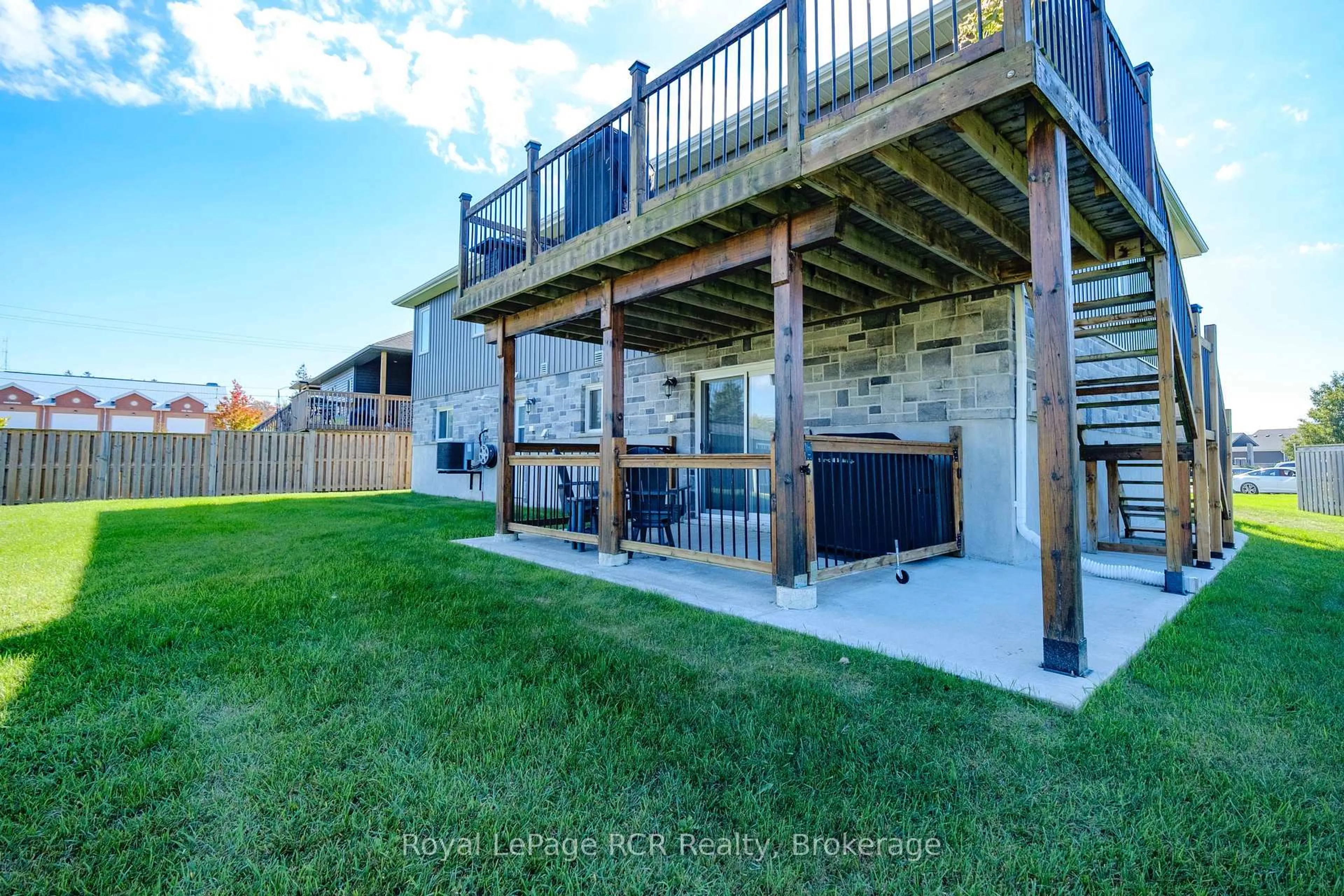 Patio, water/lake/river/ocean view for 54 Lakefield Dr, Kincardine Ontario N2Z 0C9