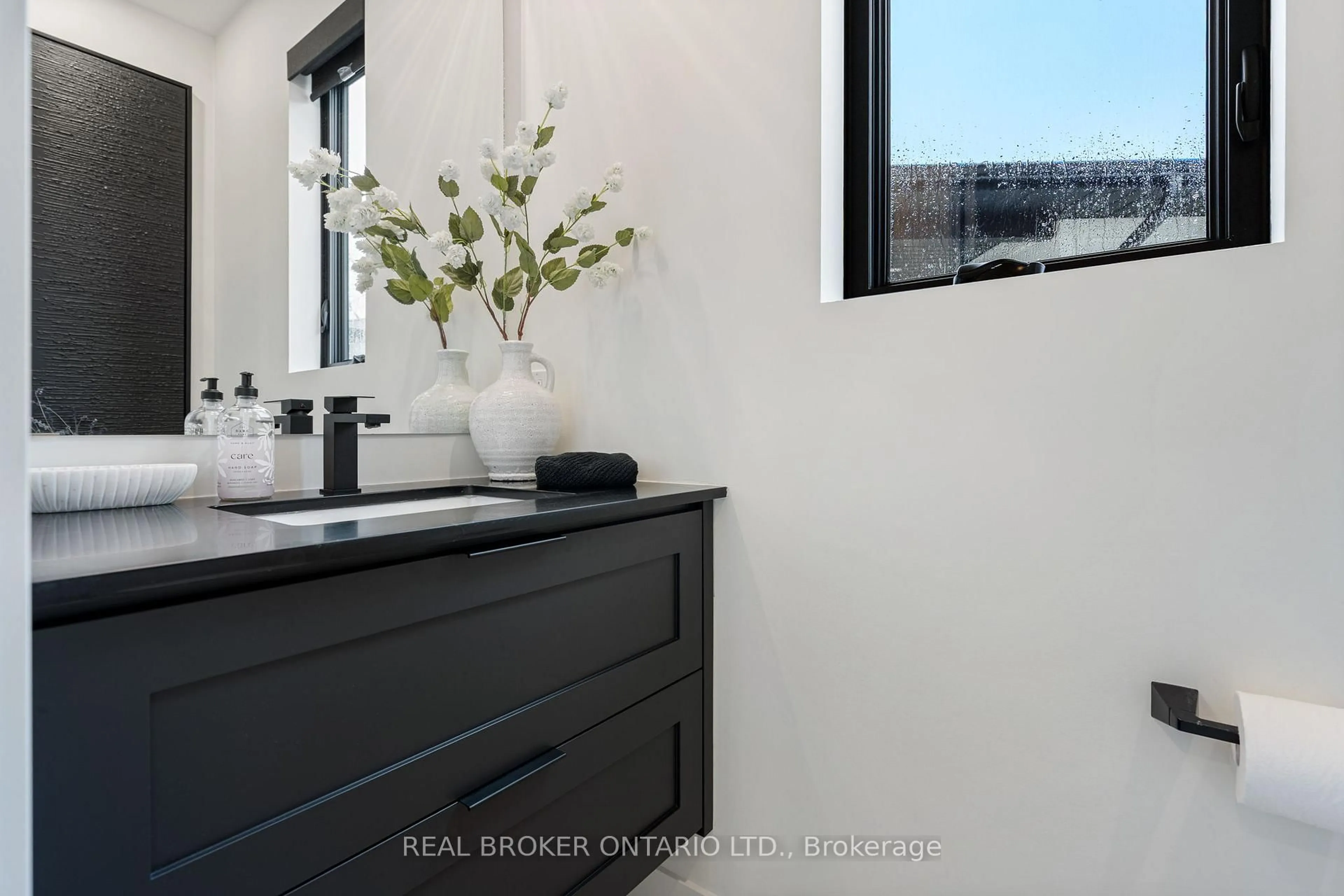 Contemporary bathroom, ceramic/tile floor for 12 Macneil Crt, Bayham Ontario N0J 1T0