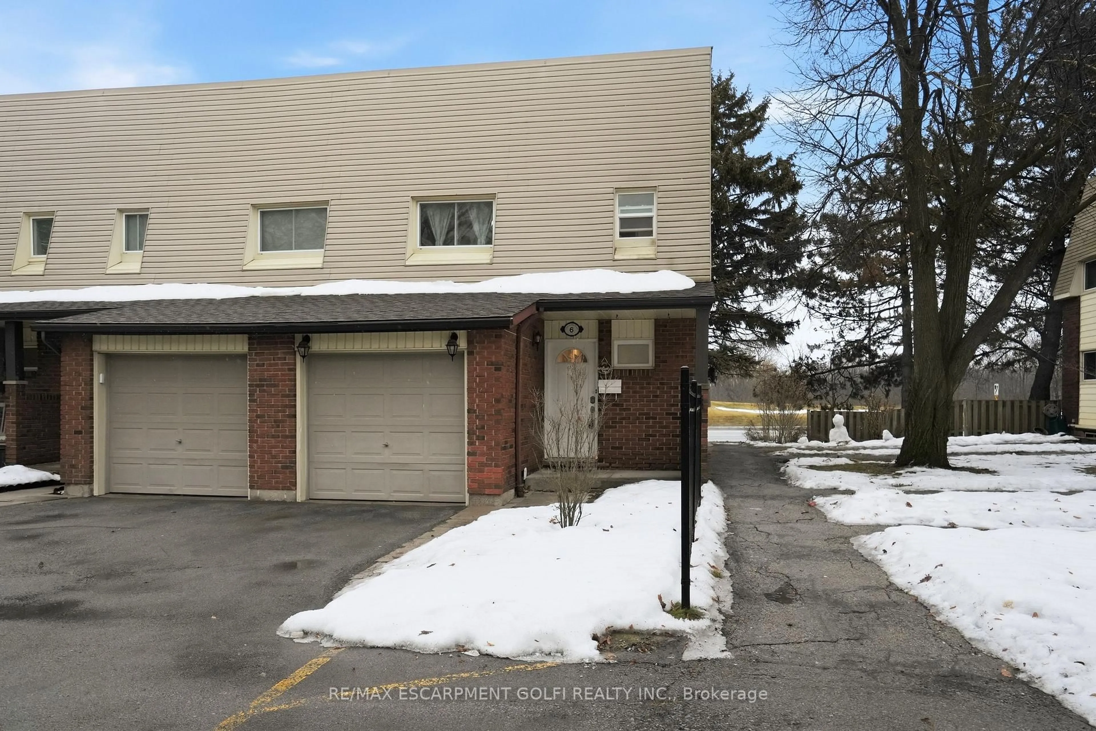 Unknown for 1460 Garth St #6, Hamilton Ontario L9B 1R6