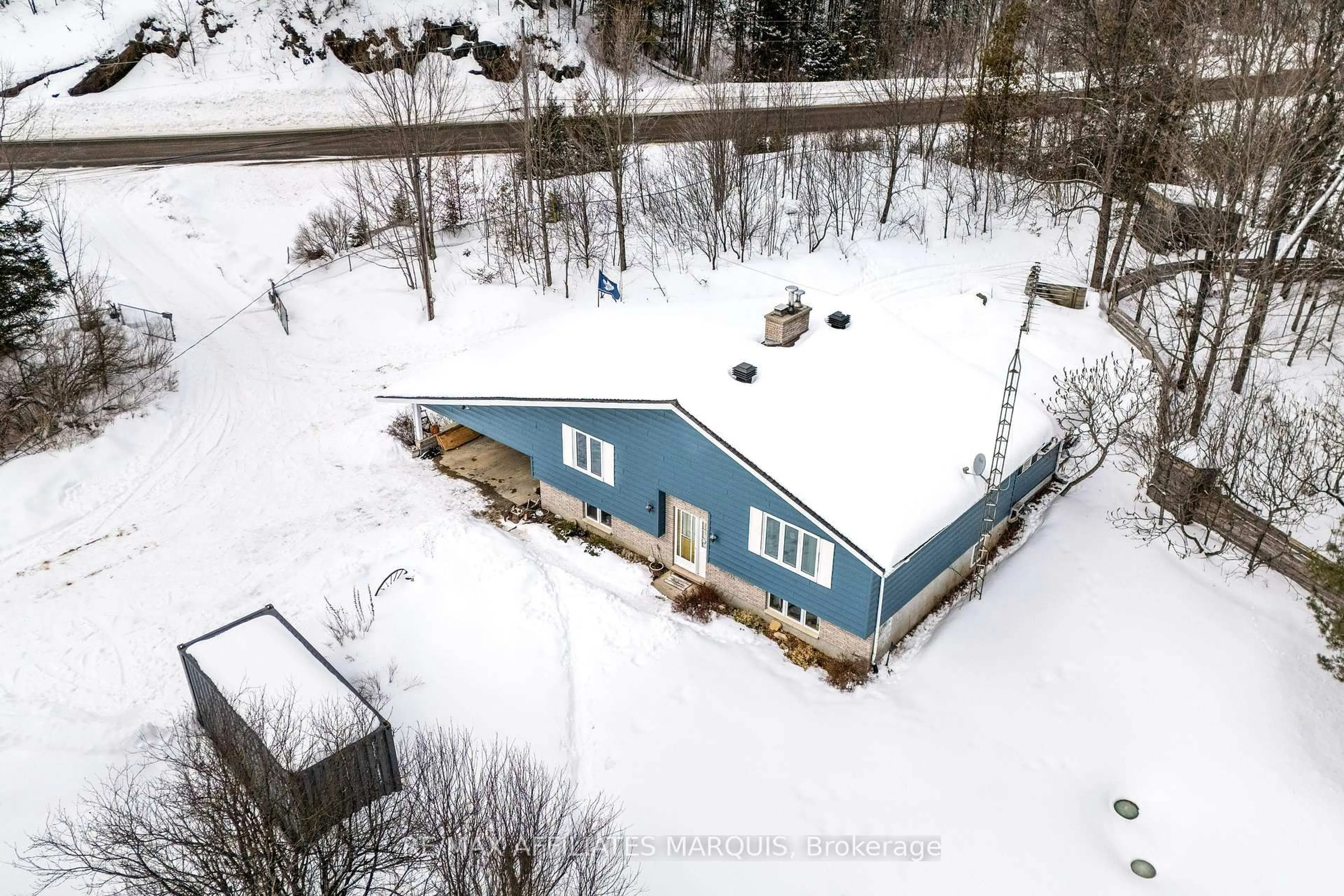 A pic from outside/outdoor area/front of a property/back of a property/a pic from drone, unknown for 15913 509 Rd, Clarendon Station Ontario K0H 1J0