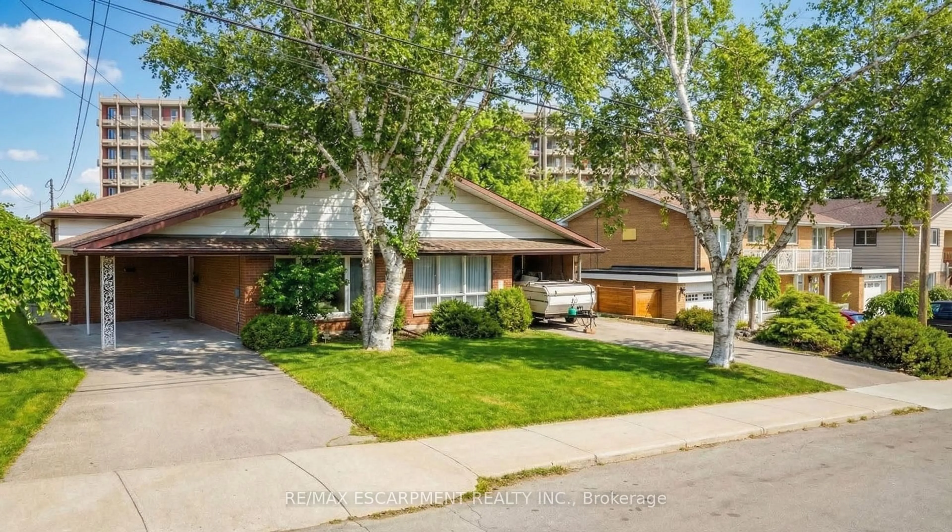 Home with brick exterior material, street for 9 AMBROSE Ave, Hamilton Ontario L8K 5N8