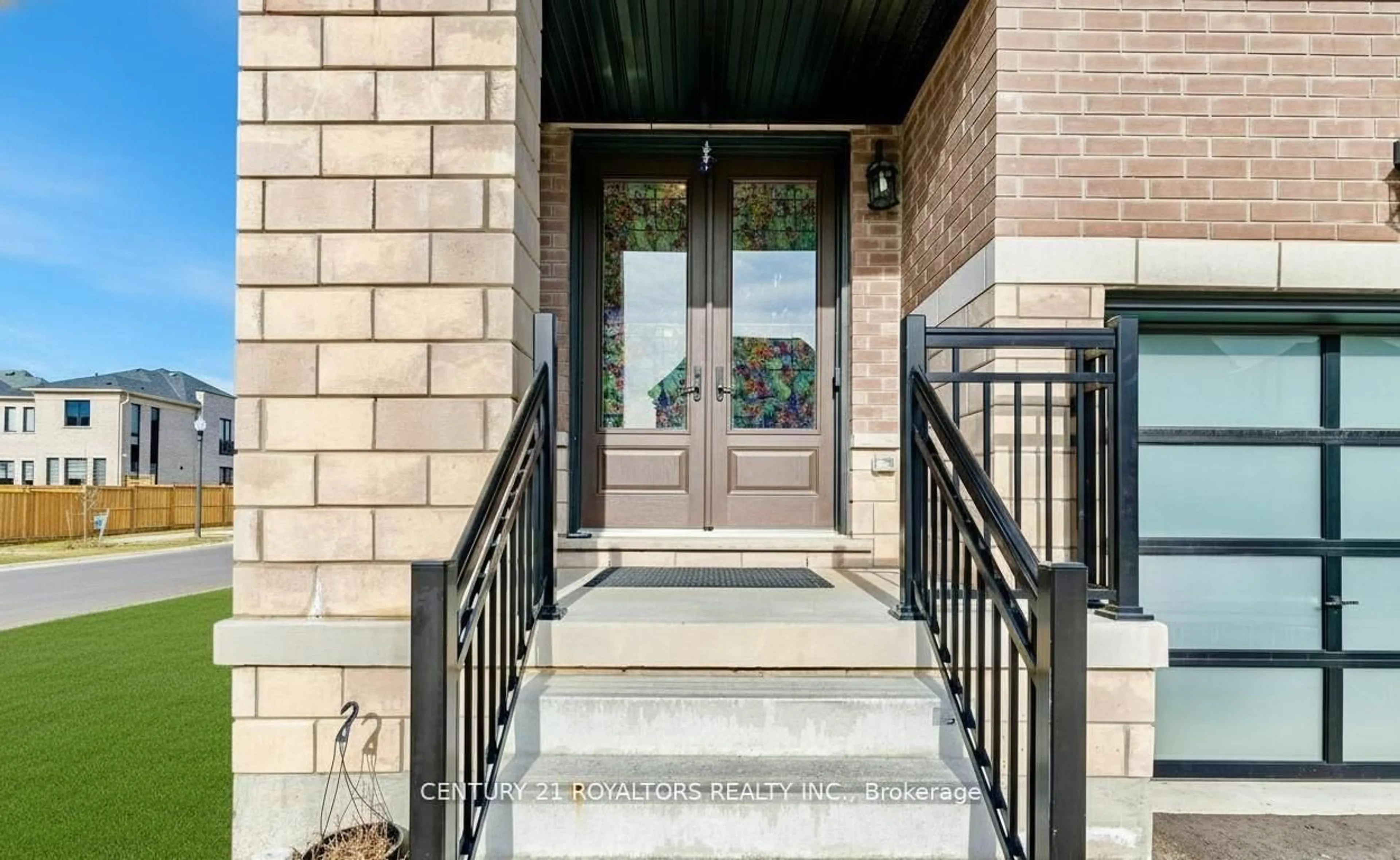 Indoor entryway for 1219 Upper Thames Dr, Woodstock Ontario N4T 0M8