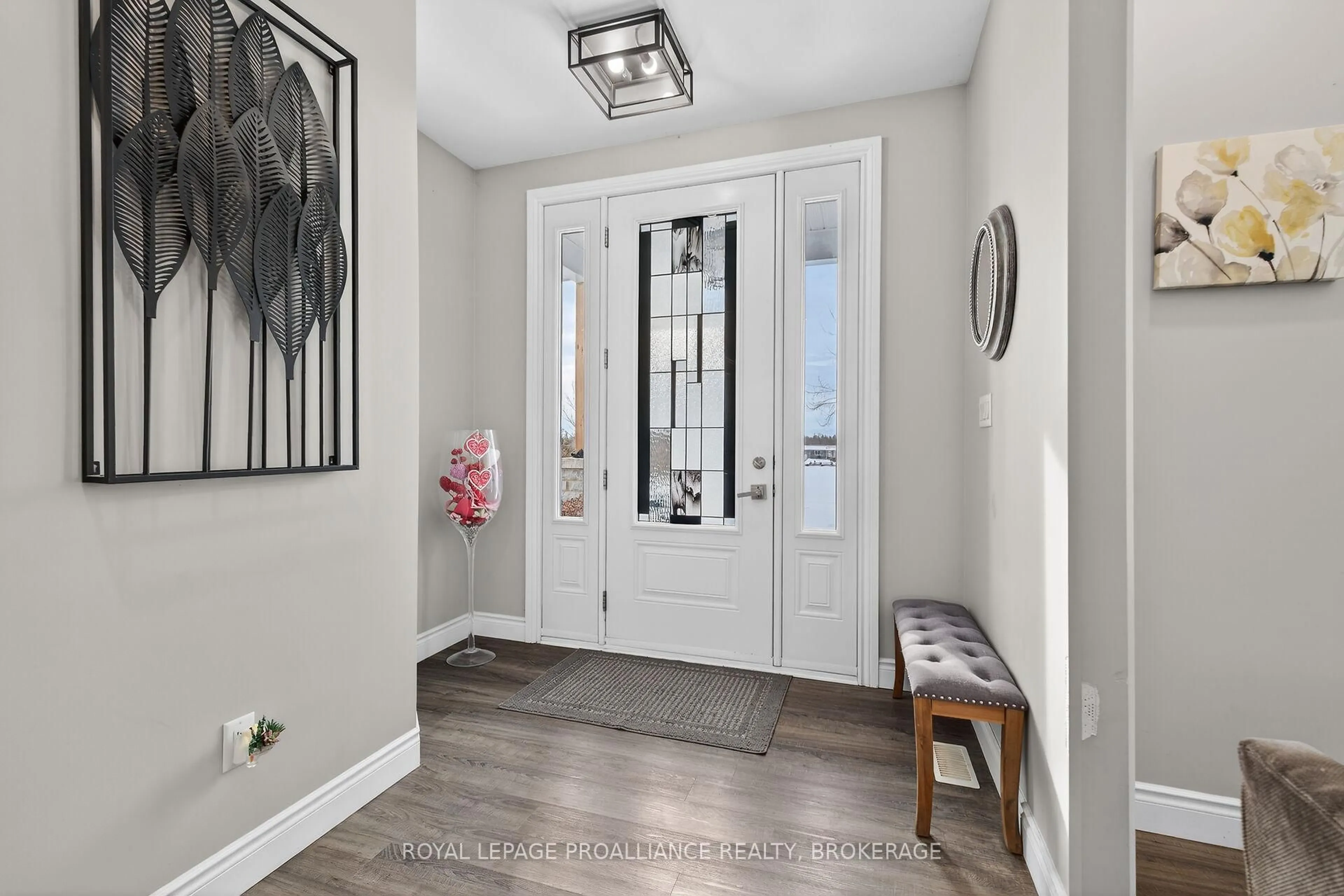 Indoor entryway for 43 Hegadorn Rd, Bissett Creek Ontario K0H 2H0