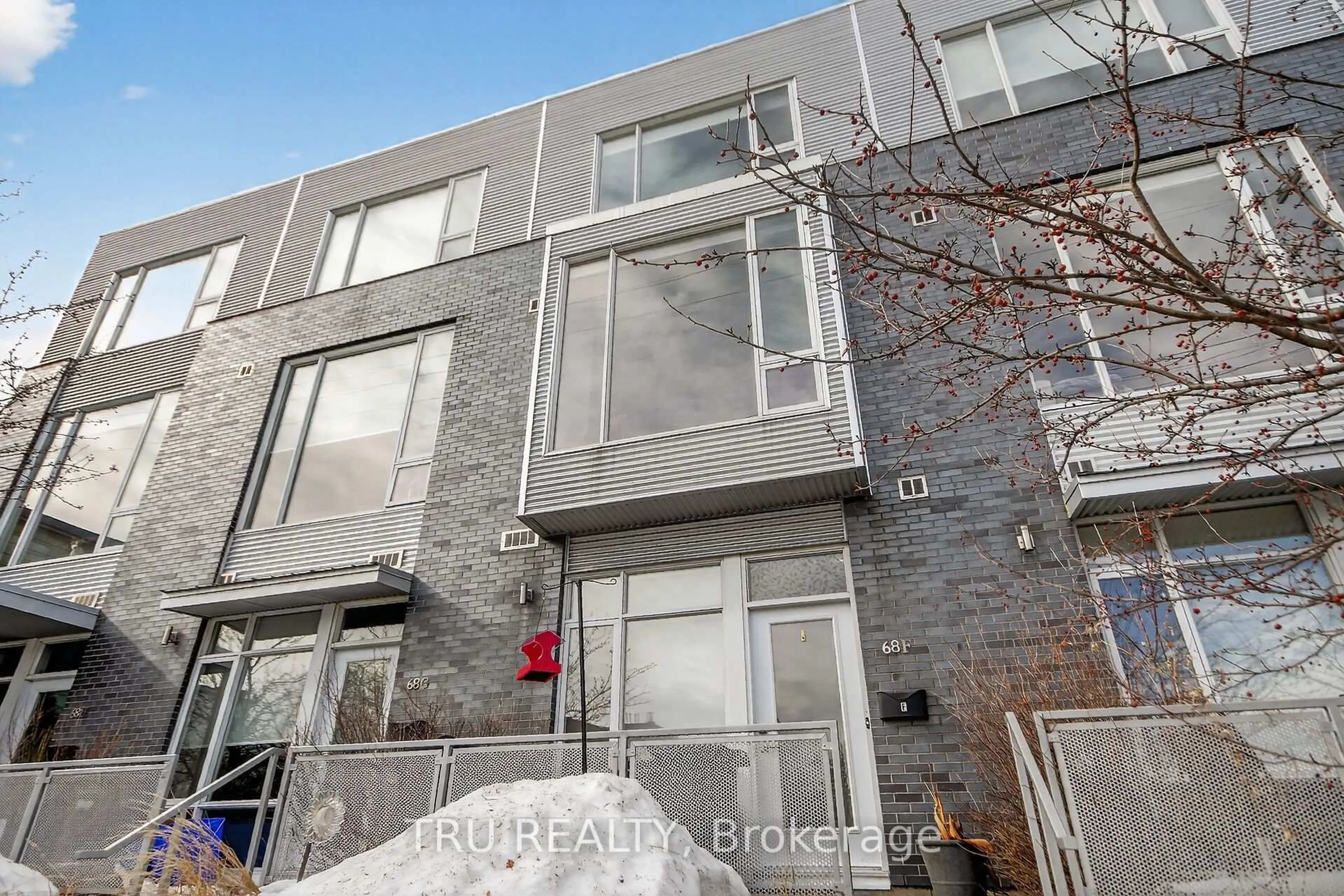 Unknown for 68 Stonehurst Ave, Ottawa Ontario K1Y 1R5