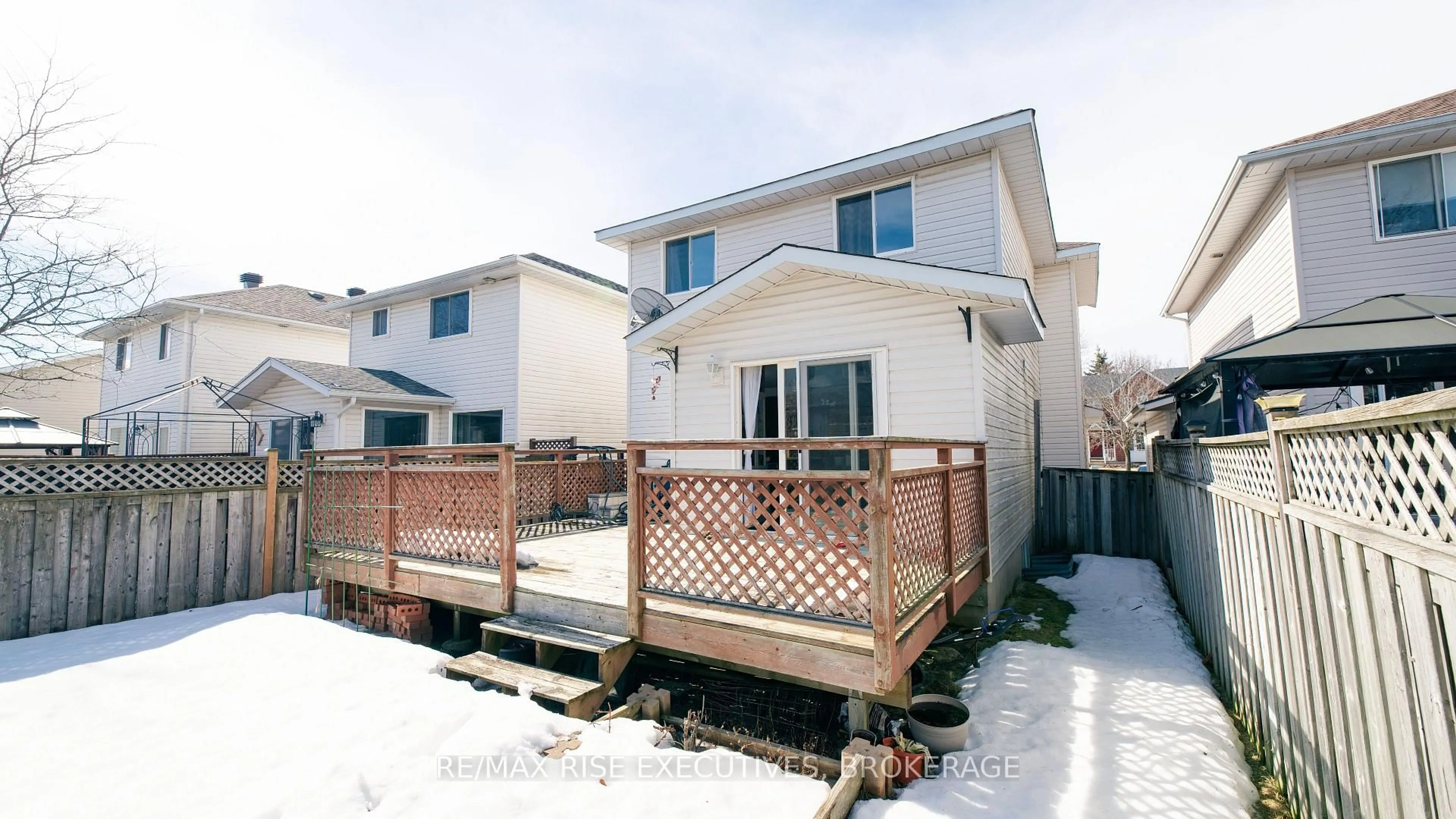 Patio, street for 1344 Thornwood Cres, Kingston Ontario K7P 3B5