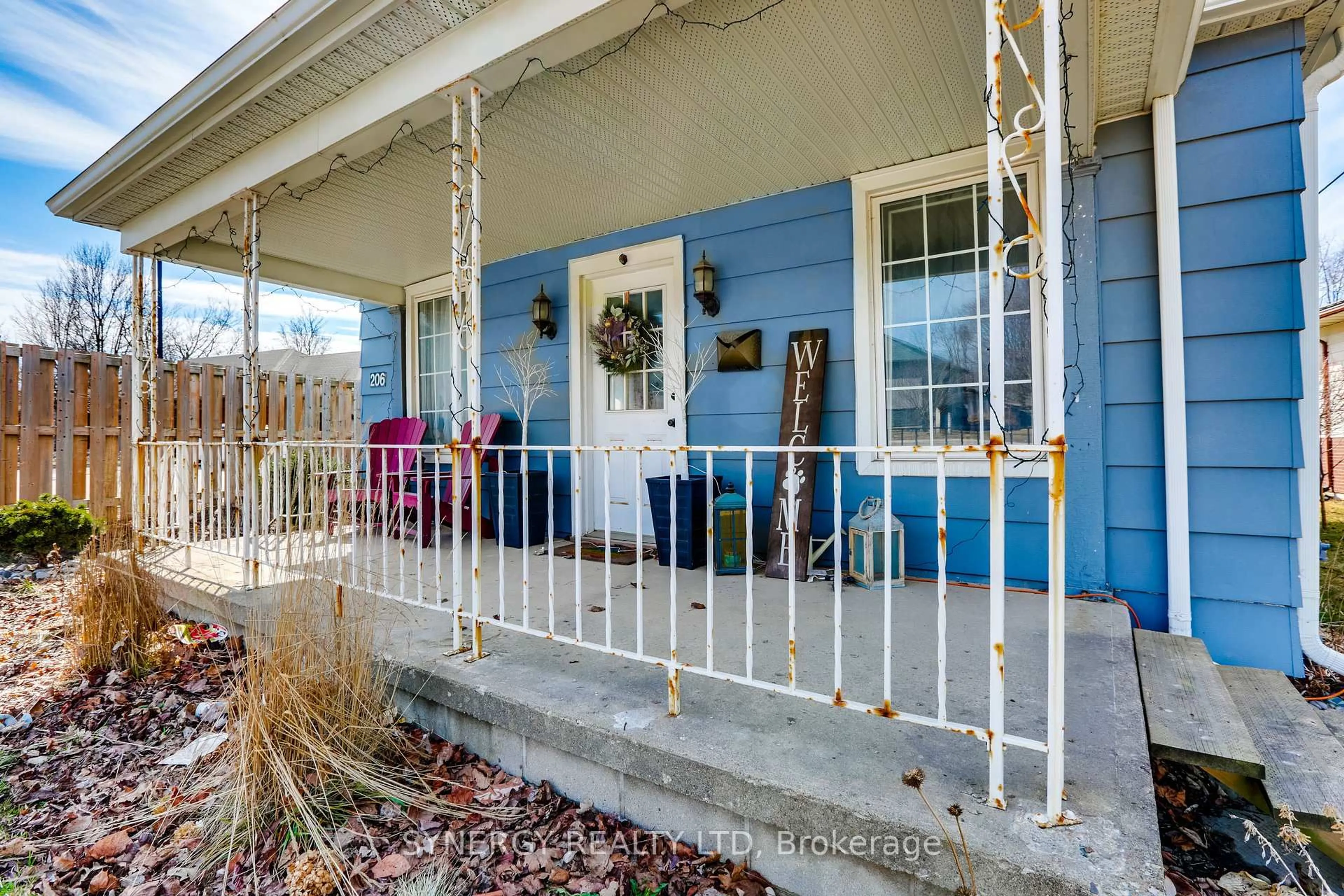 Unknown for 206 Caradoc St, Strathroy-Caradoc Ontario N7G 2P1