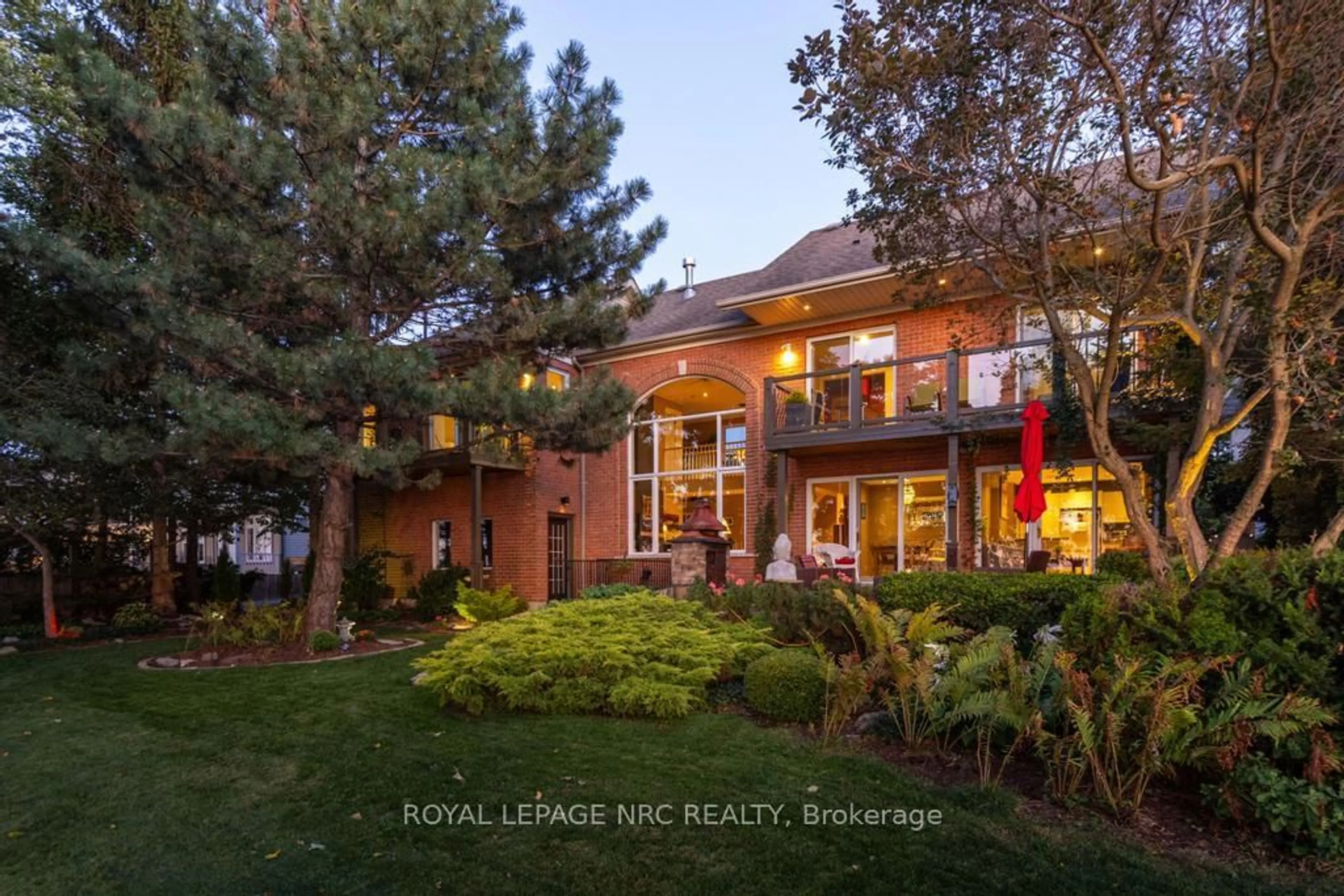 Home with brick exterior material, unknown for 11 Abbey Ave, St. Catharines Ontario L2N 5J5