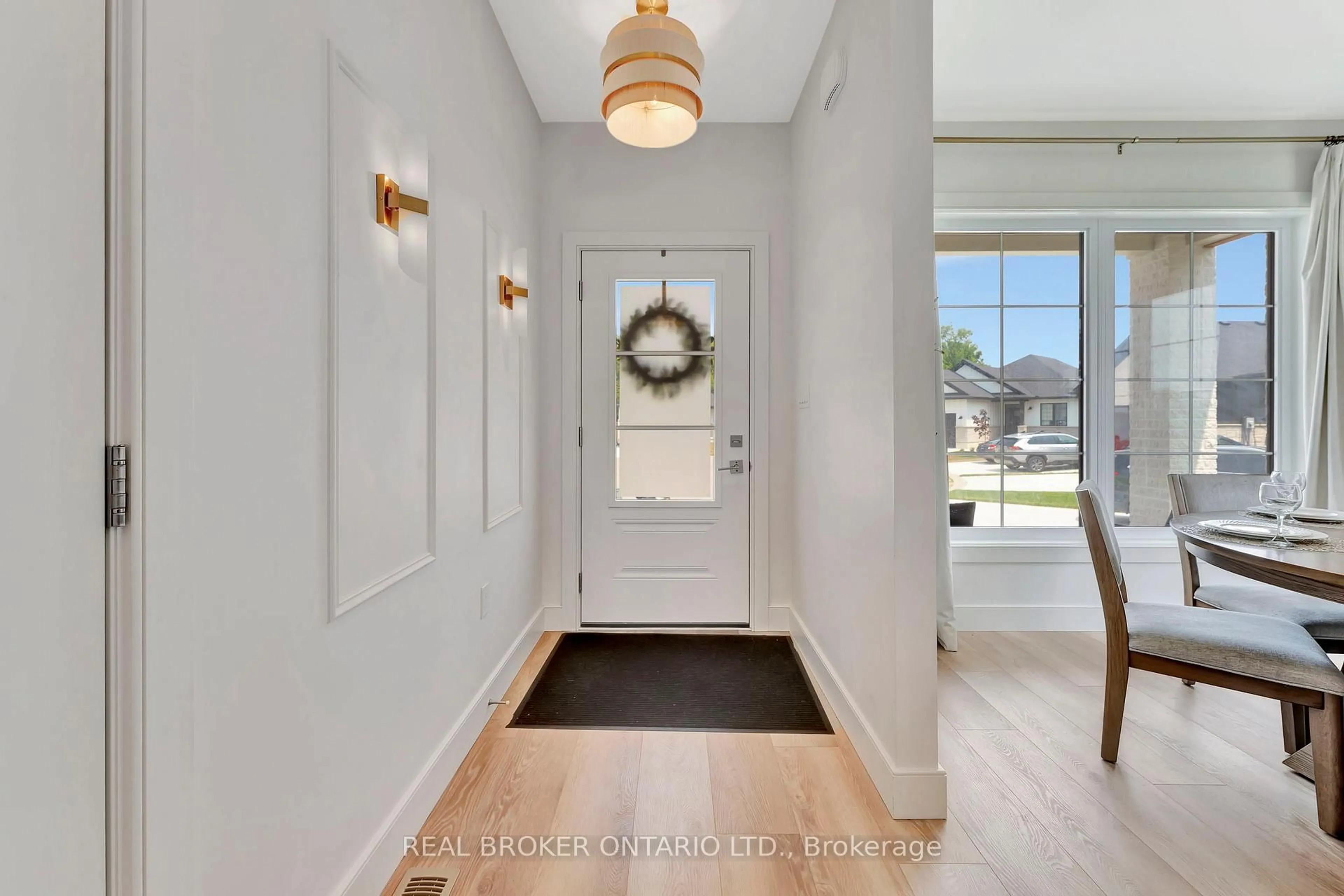 Indoor entryway for 10 Macneil Crt, Bayham Ontario N0J 1T0