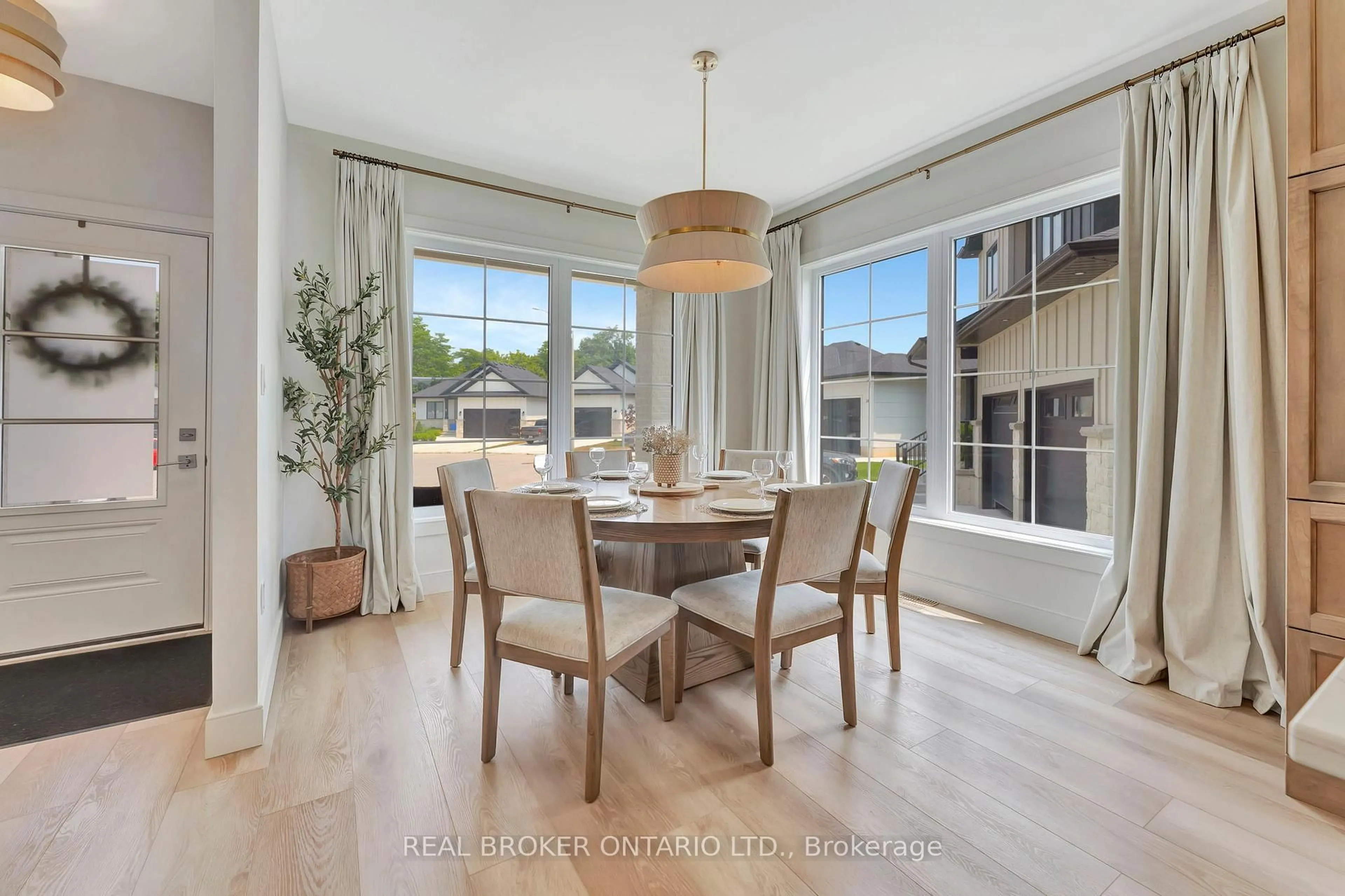 Dining room, unknown for 10 Macneil Crt, Bayham Ontario N0J 1T0