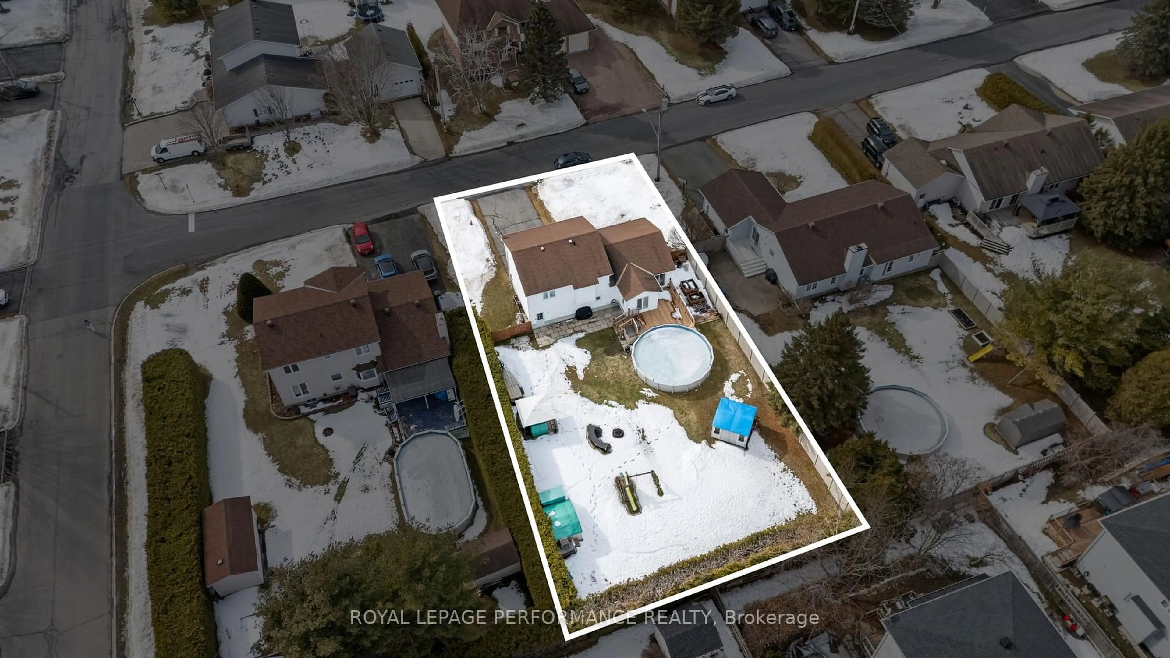 A pic from outside/outdoor area/front of a property/back of a property/a pic from drone, street for 11 Pincourt St, Russell Ontario K0A 1W0