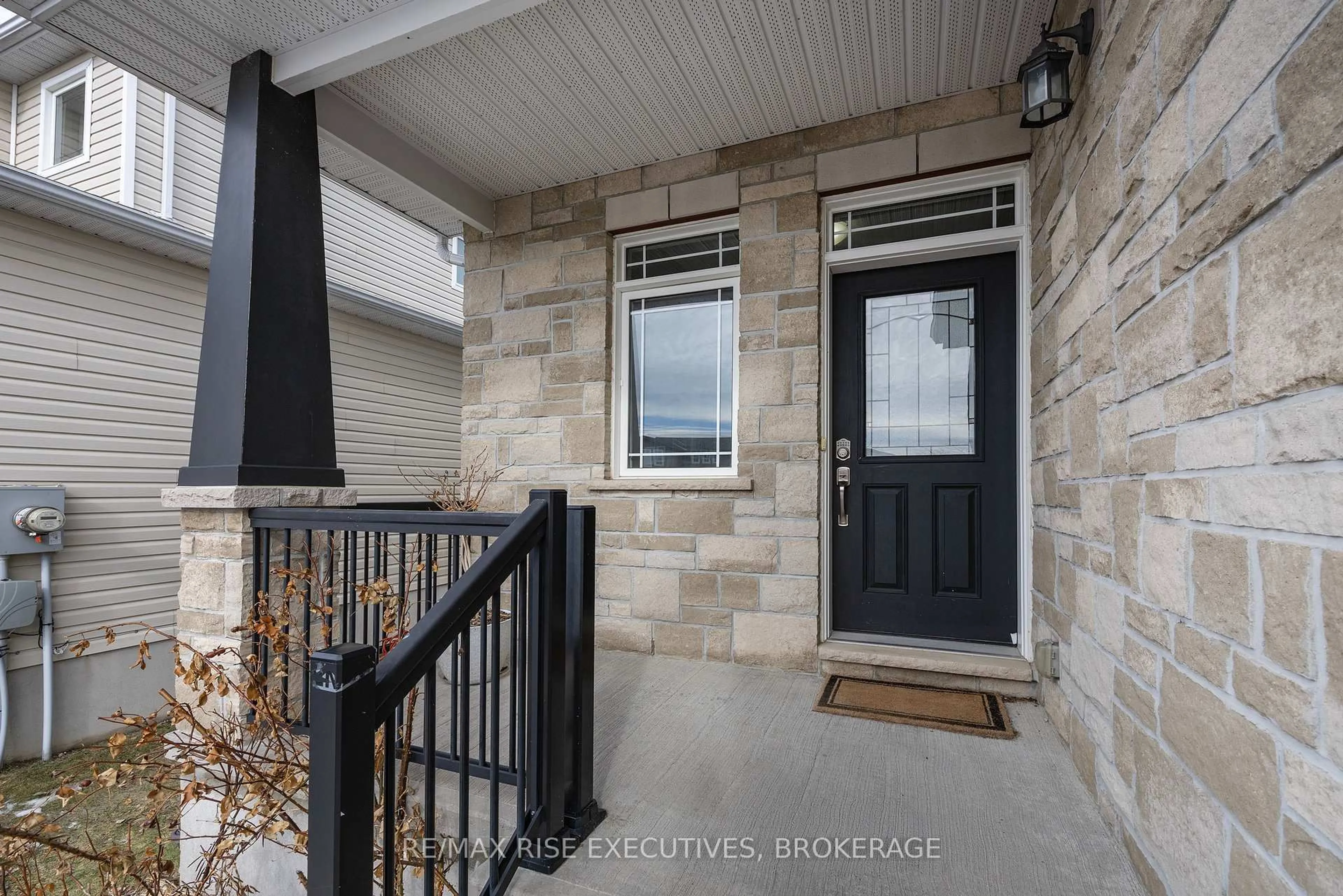 Indoor entryway for 203 Kildare Ave, Loyalist Ontario K7N 0A4