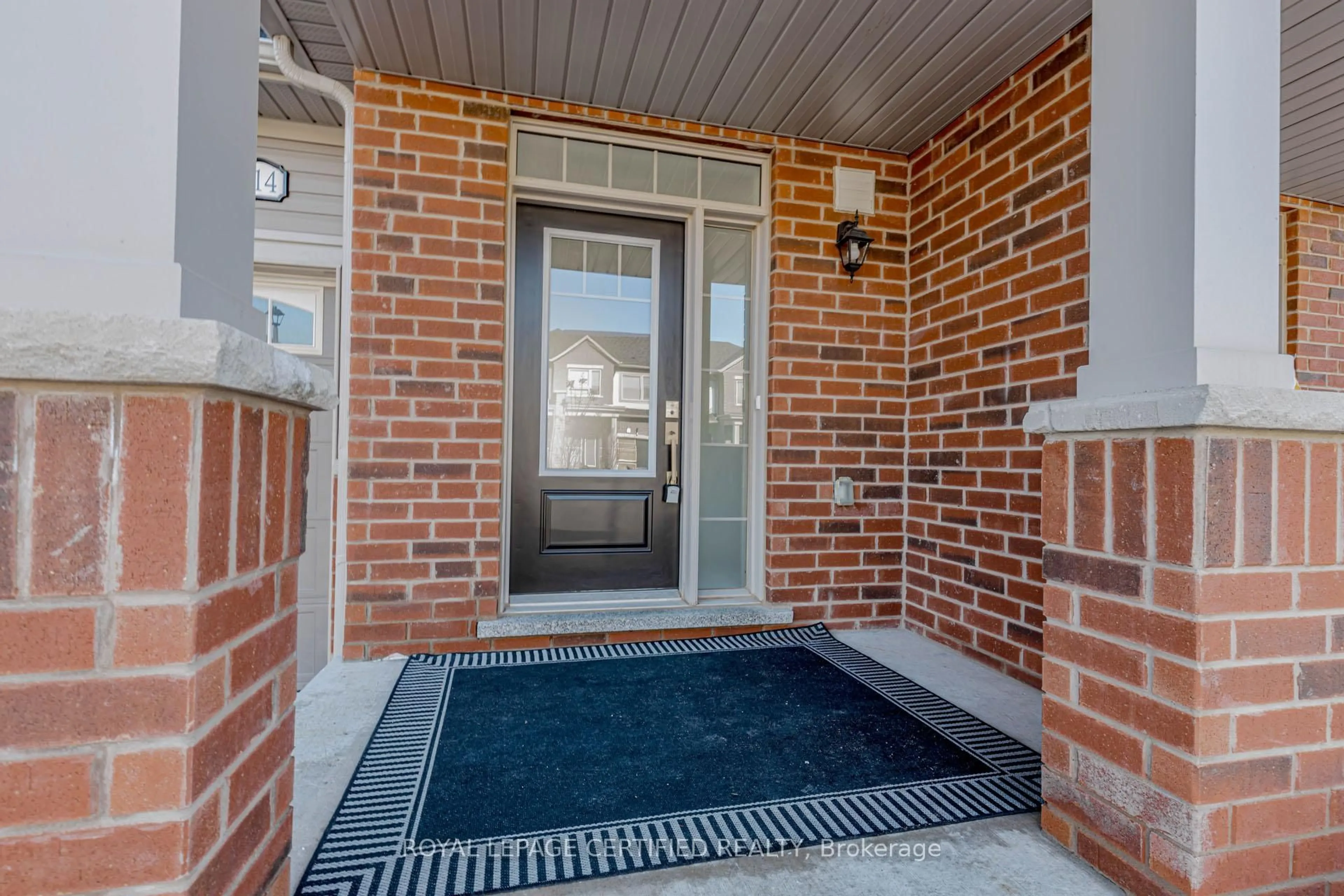 Indoor entryway for 114 Edminston Dr, Centre Wellington Ontario N1M 0J1