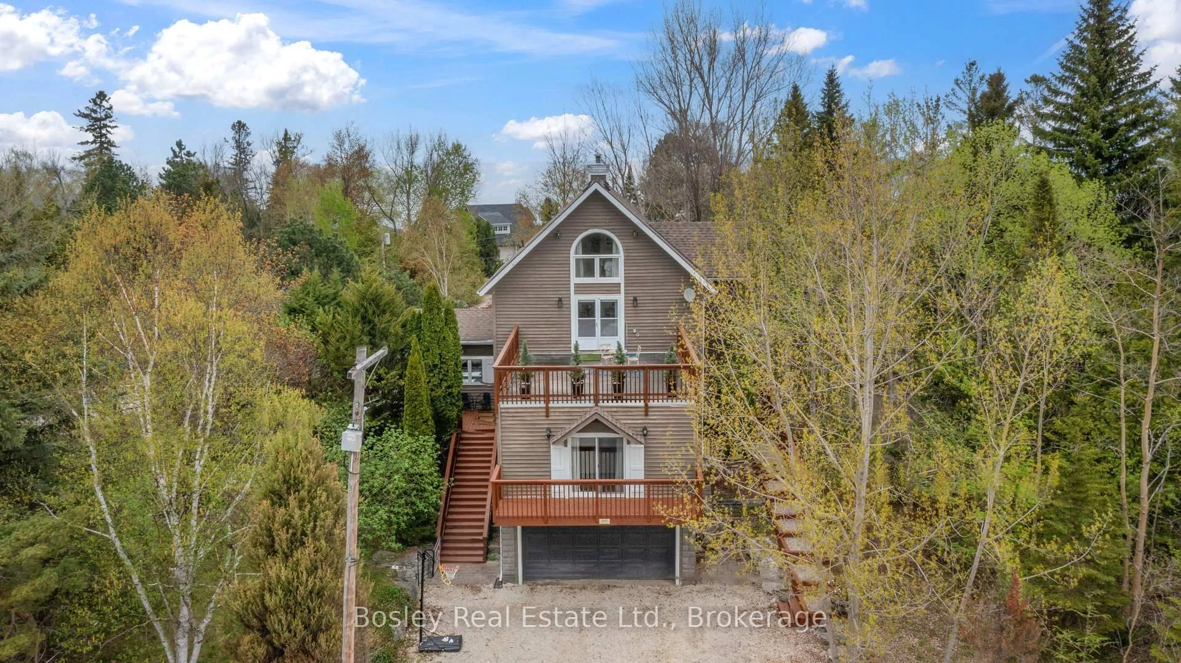 A pic from outside/outdoor area/front of a property/back of a property/a pic from drone, water/lake/river/ocean view for 169 LAKEWOOD Dr, Blue Mountains Ontario N0H 2P0