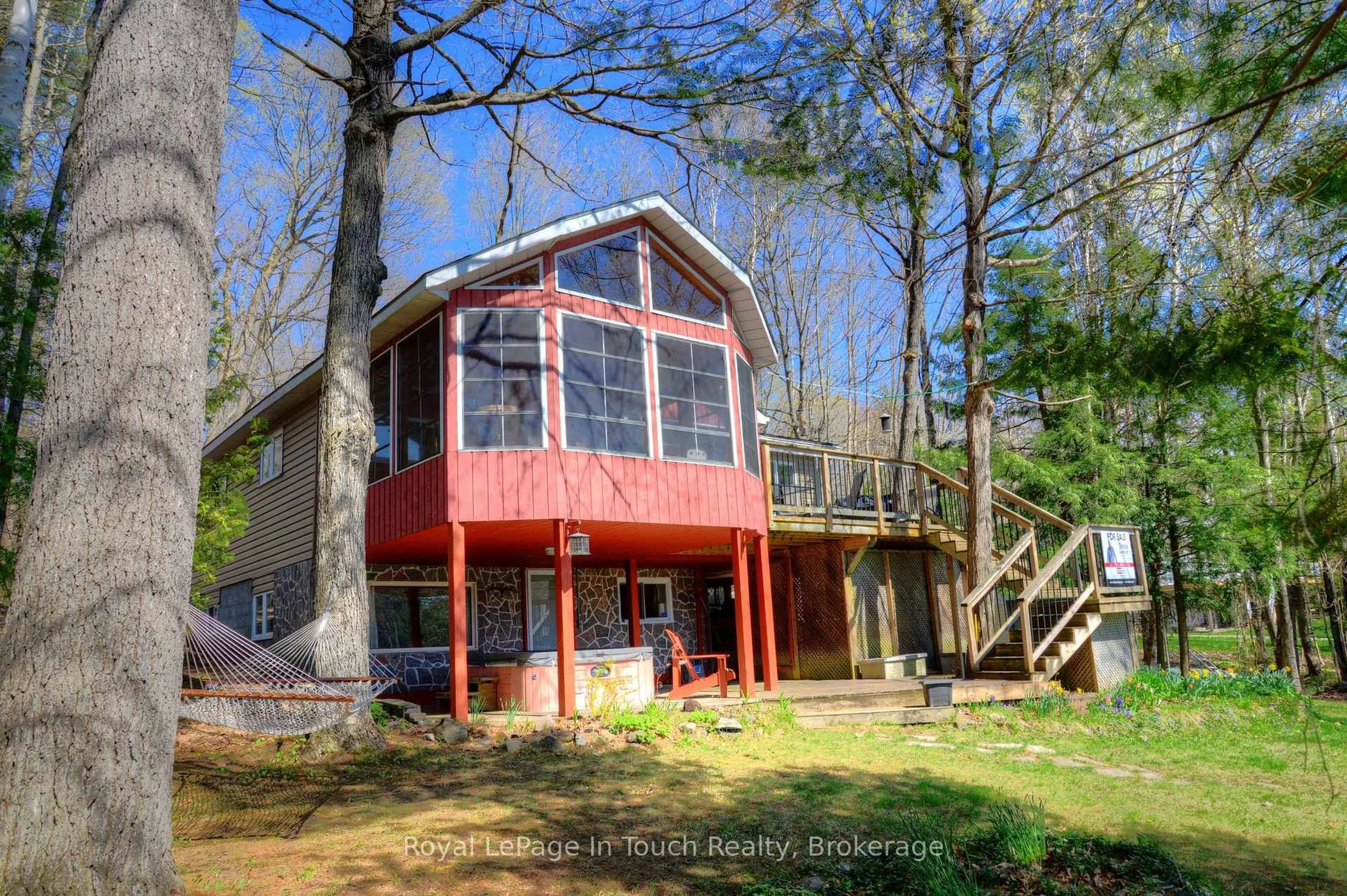 Home with vinyl exterior material, water/lake/river/ocean view for 476 Hungry Bay Rd, Georgian Bay Ontario L0K 1S0