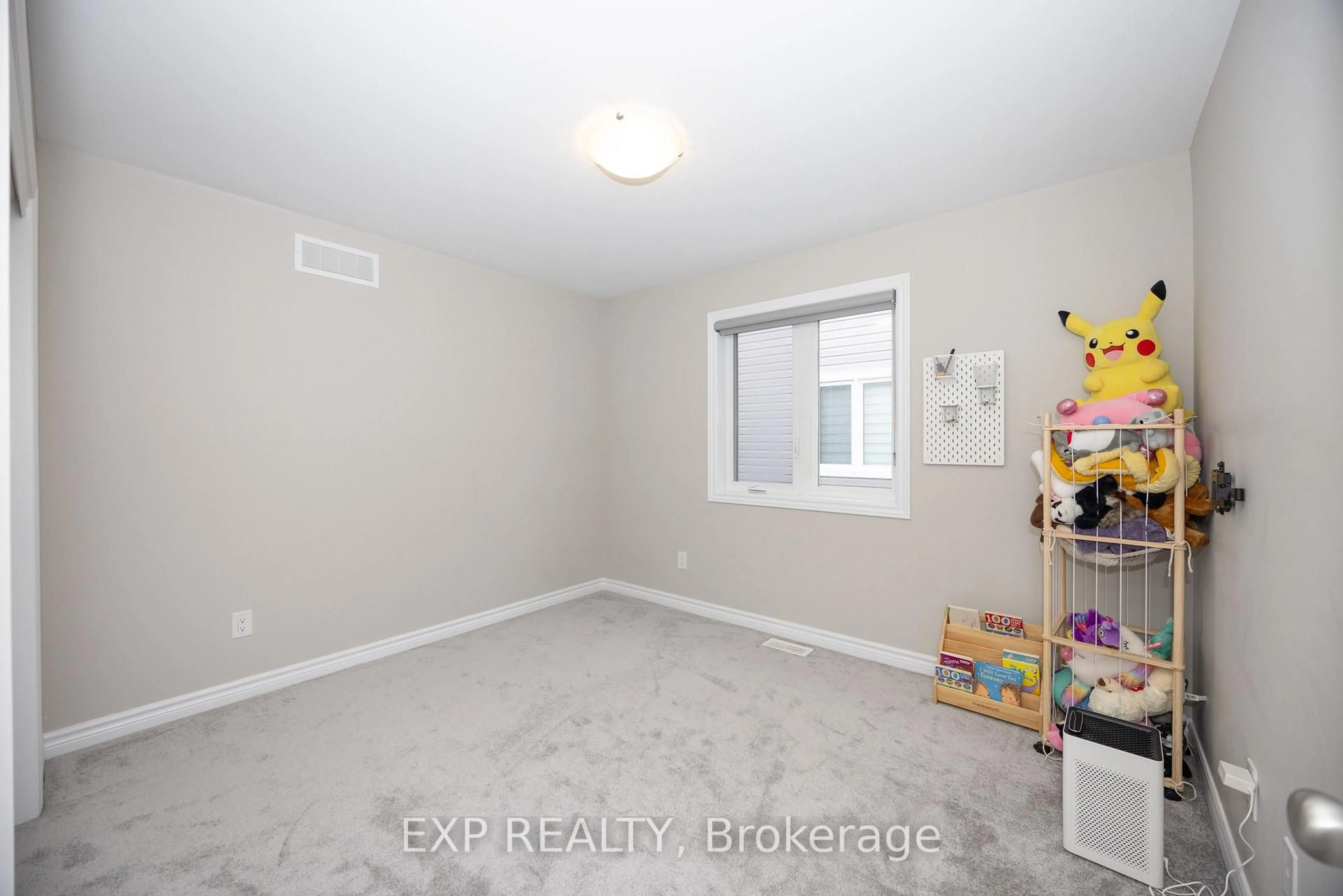 A pic of a room for 116 Helen Rapp Way, Ottawa Ontario K1T 0N4