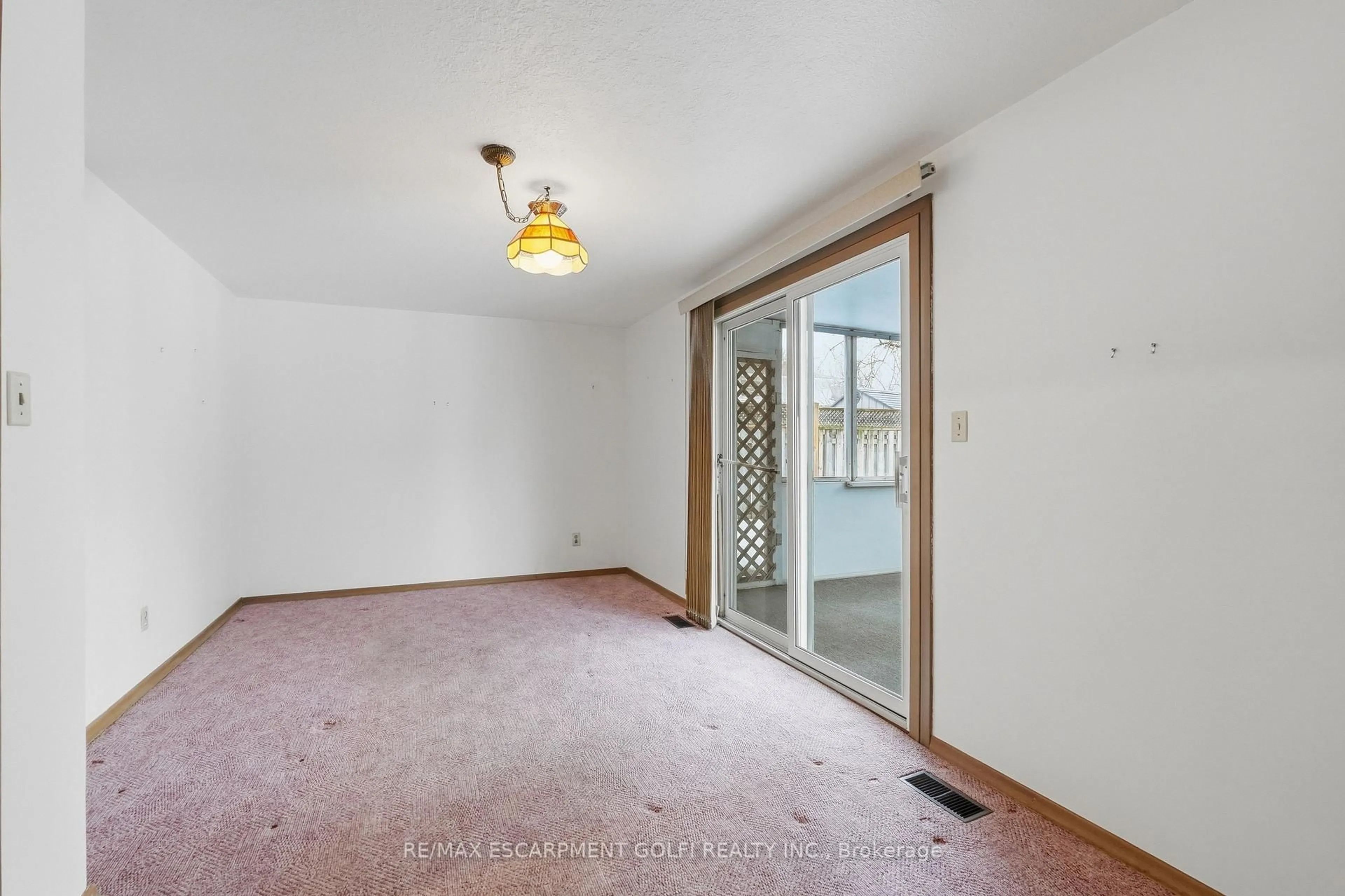 A pic of a room for 73 Brentwood Dr, Guelph Ontario N1H 5M8