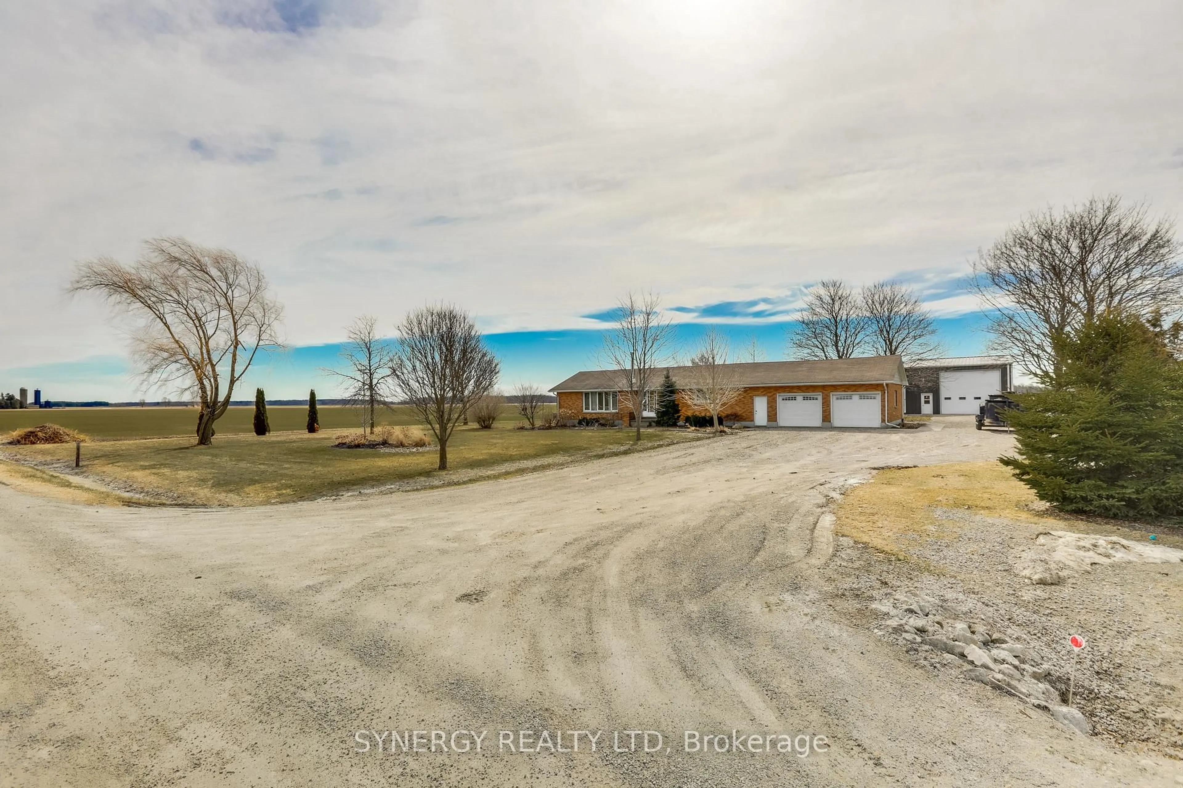 A pic from outside/outdoor area/front of a property/back of a property/a pic from drone, water/lake/river/ocean view for 7979 Lasalle Line, Brooke-Alvinston Ontario N0M 2S0