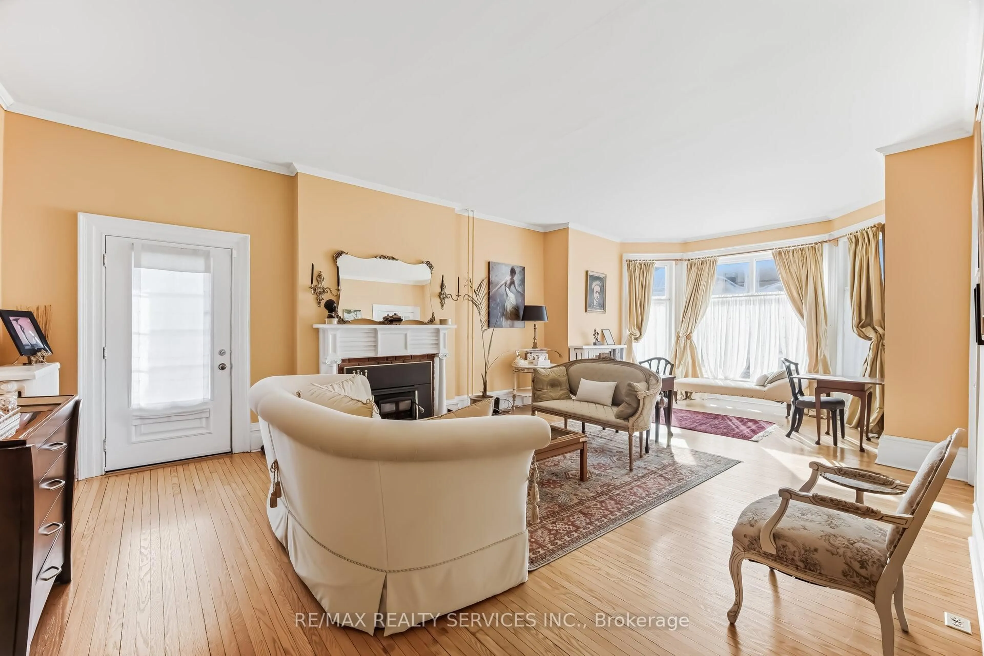 Living room with furniture, unknown for 50 Havelock St, Cobourg Ontario K9A 2J3