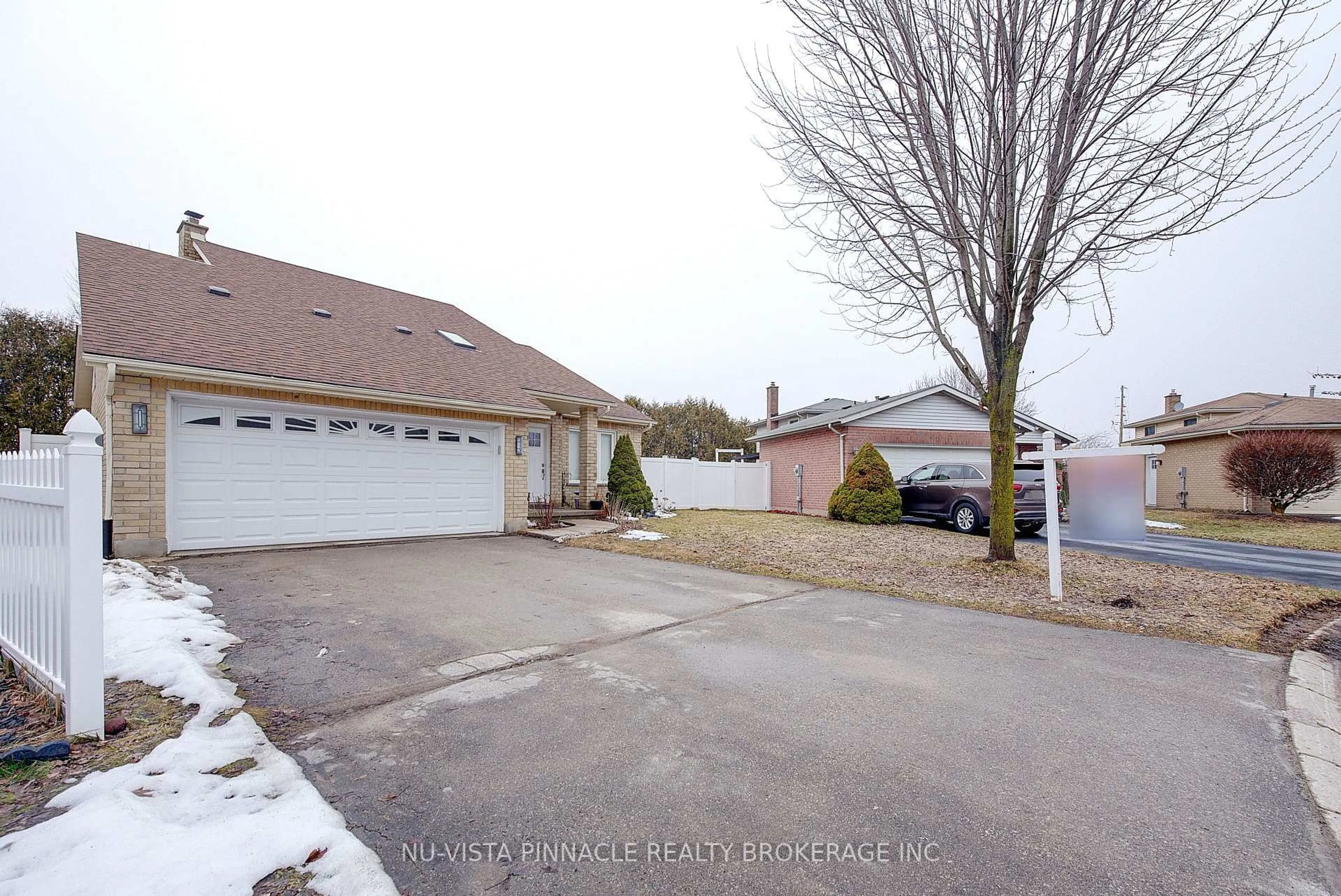 A pic from outside/outdoor area/front of a property/back of a property/a pic from drone, street for 200 Conway Crt, London South Ontario N6E 3J2