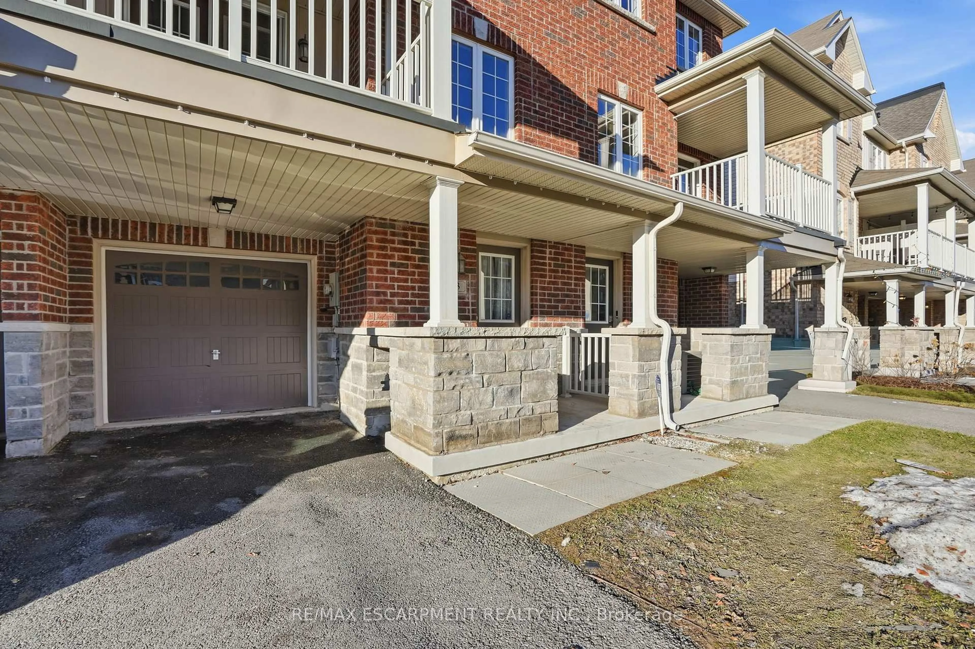 A pic from outside/outdoor area/front of a property/back of a property/a pic from drone, street for 13 Hiscott Dr, Hamilton Ontario L8B 0A2