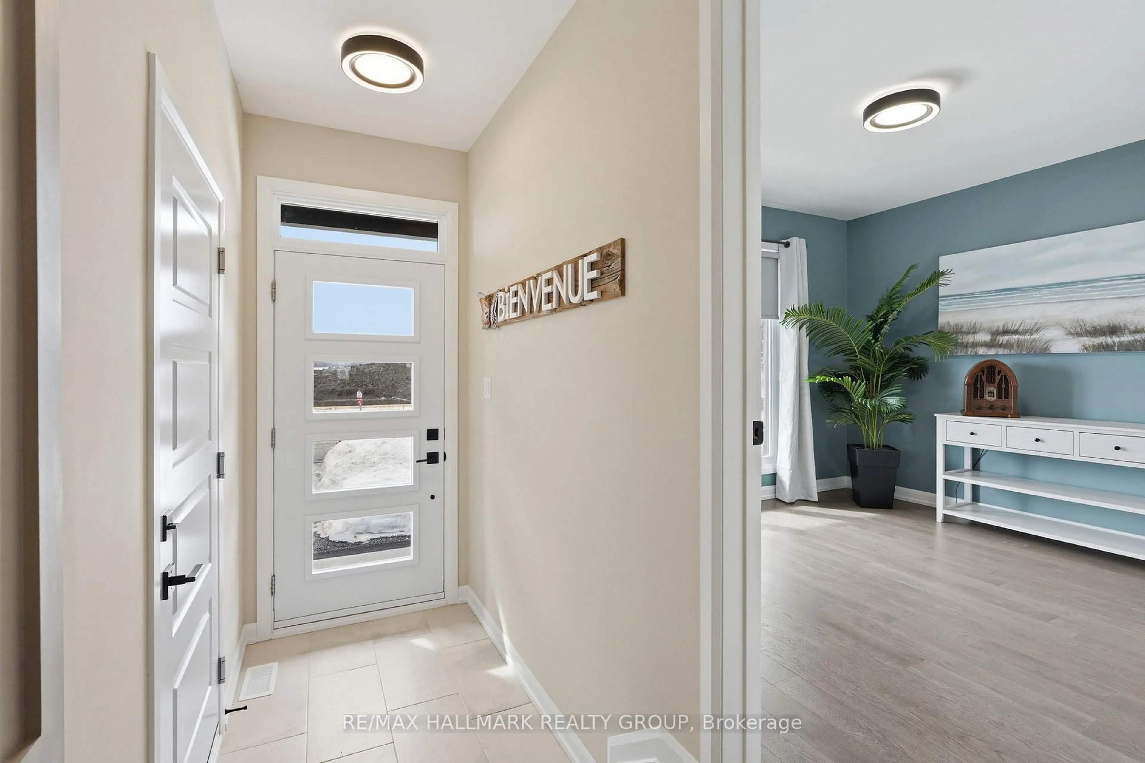 Indoor entryway for 773 CHANTILLY St, Alfred and Plantagenet Ontario K0A 3K0