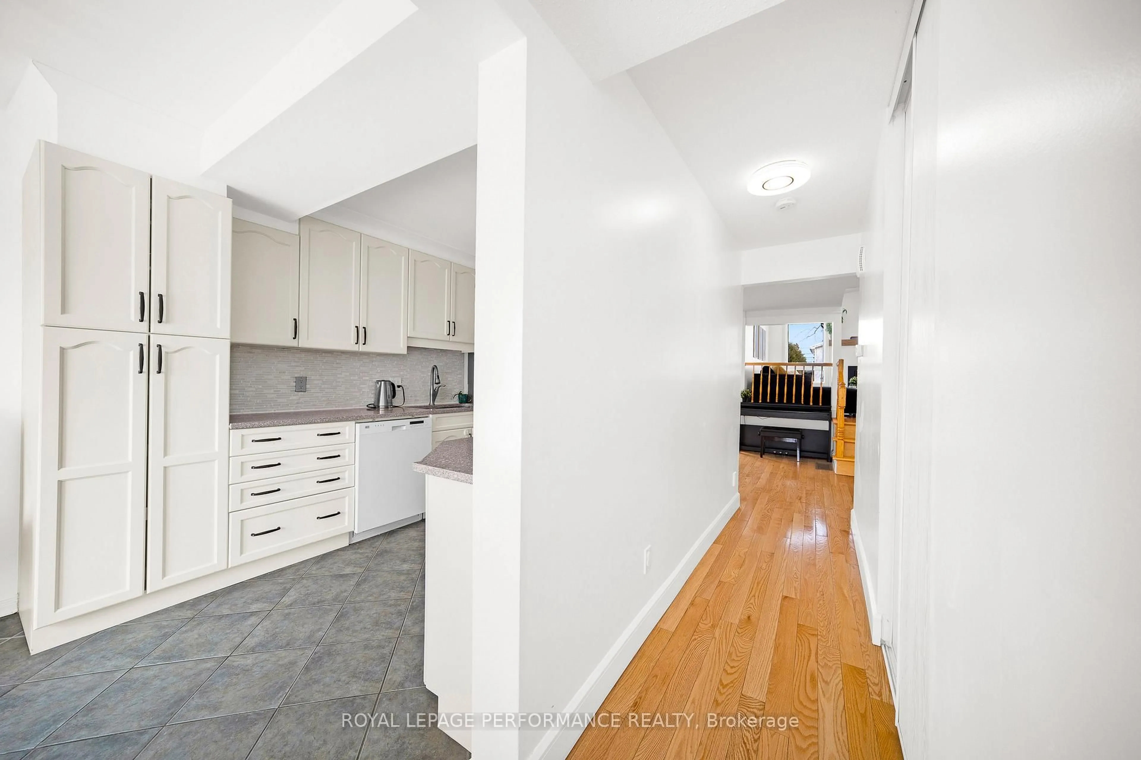 Unknown for 1557 Verchere St, Ottawa Ontario K1C 7C7