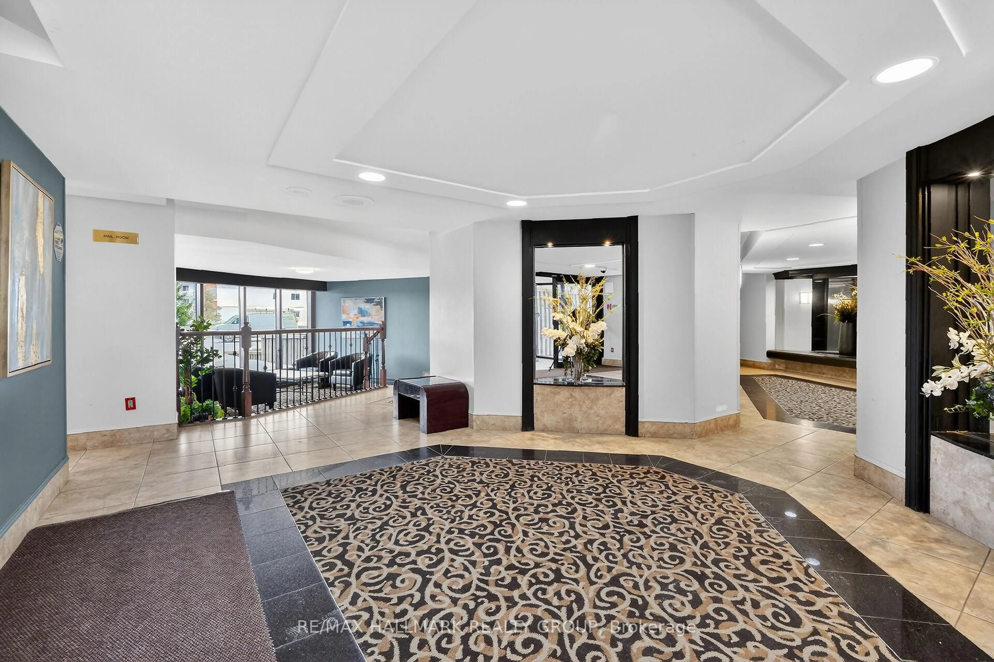Indoor foyer for 1081 Ambleside Dr #1207, Ottawa Ontario K2B 8C8